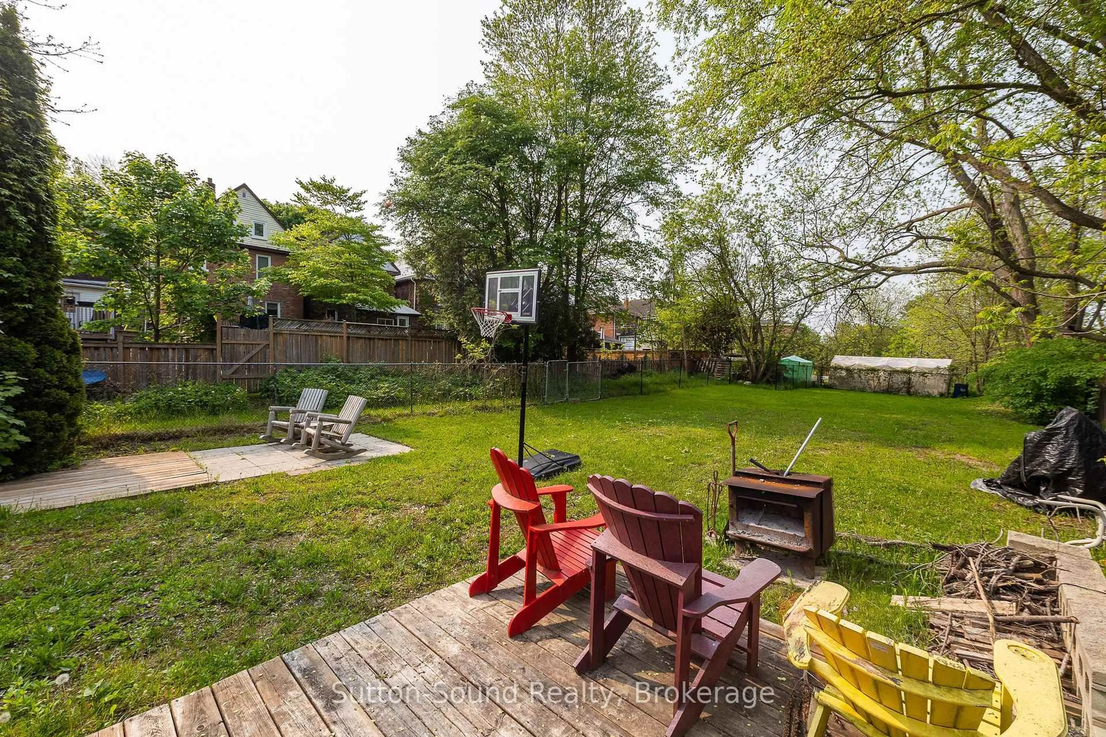 Patio, street for 351 14th St, Owen Sound Ontario N4K 1W8