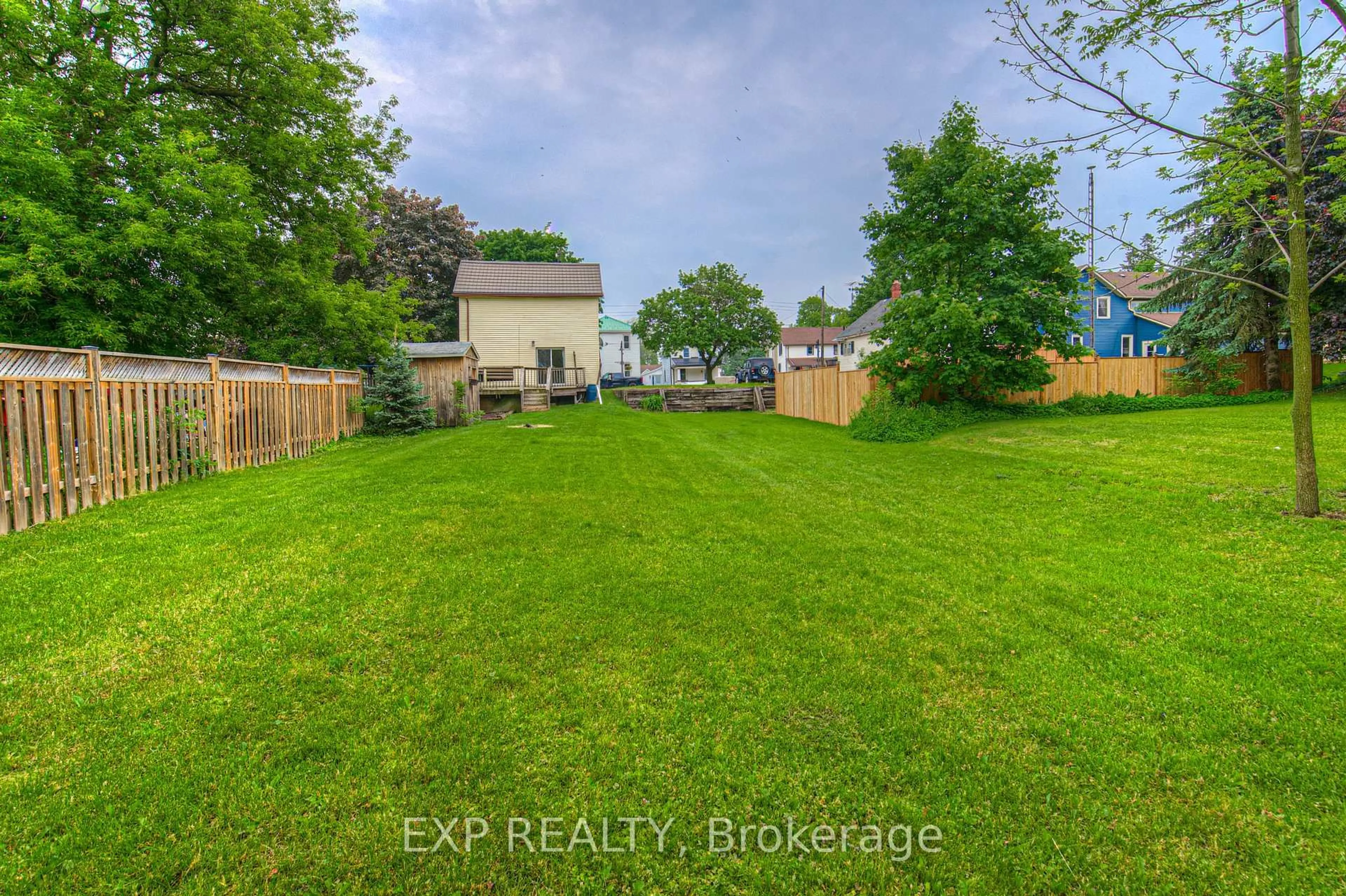A pic from outside/outdoor area/front of a property/back of a property/a pic from drone, water/lake/river/ocean view for 33 Mcgivern St, Mapleton Ontario N0G 2K0