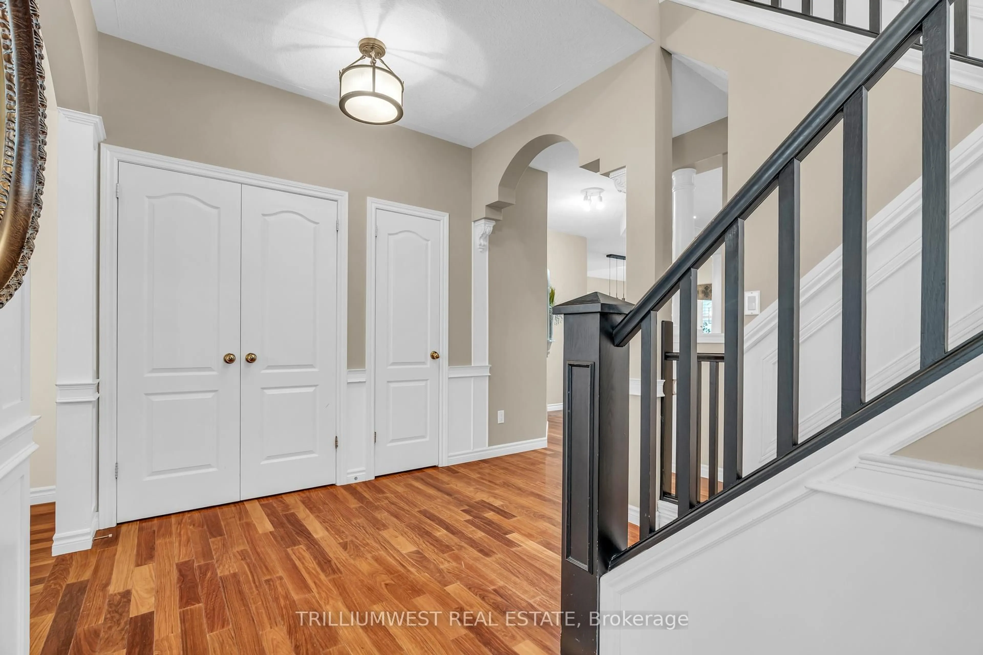 Indoor entryway for 31 Coopershawk St, Kitchener Ontario N2K 4J7