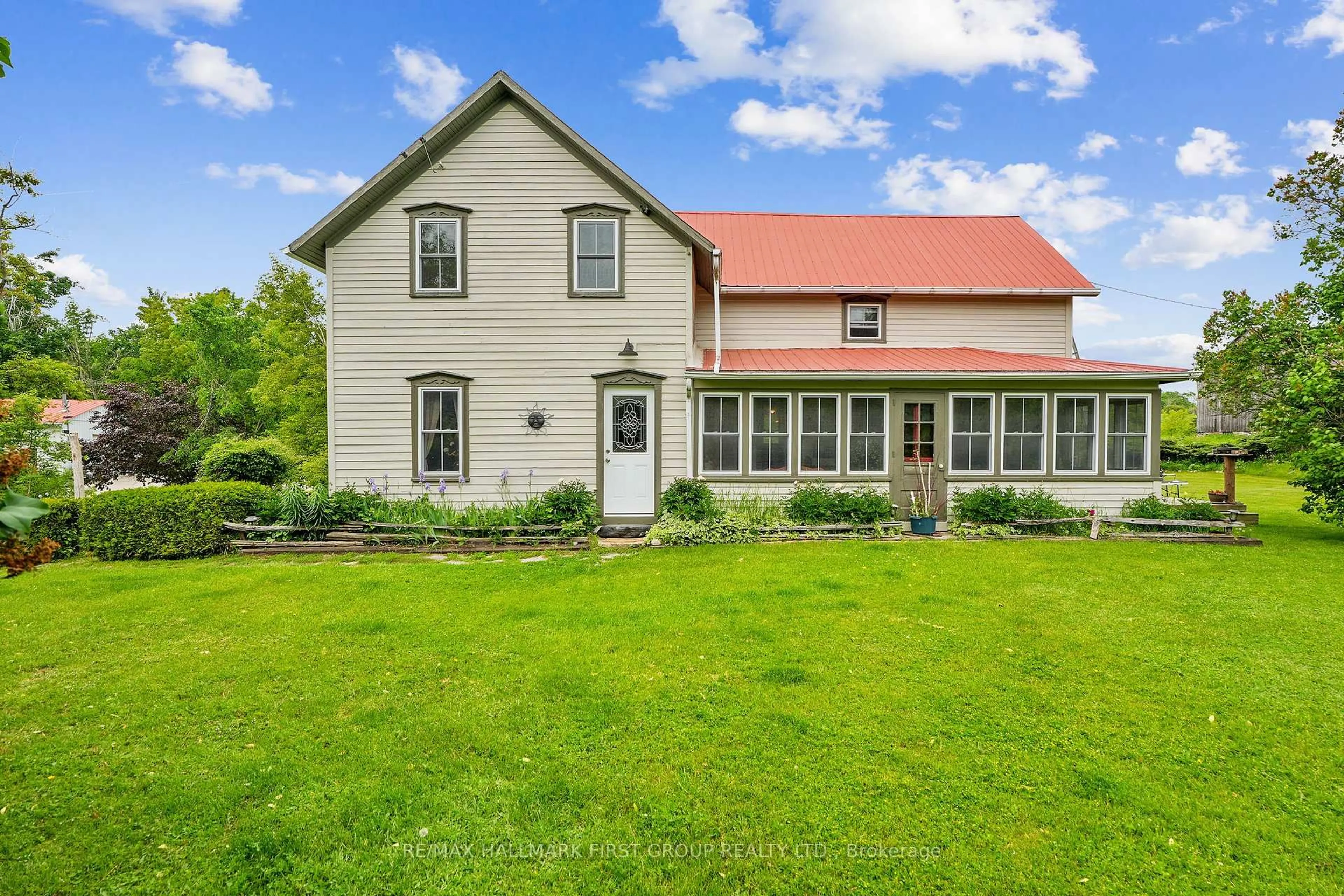 A pic from outside/outdoor area/front of a property/back of a property/a pic from drone, building for 98 Concession 3 Rd, Trent Hills Ontario K0K 3K0
