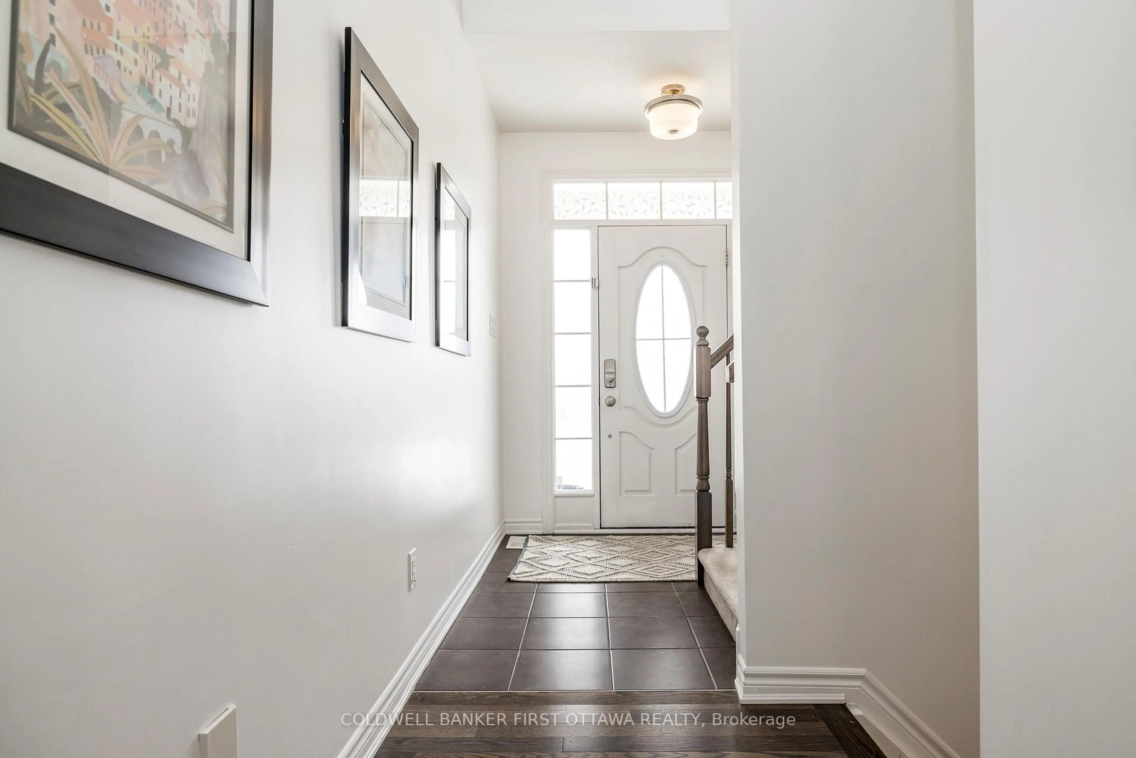 Indoor entryway for 170 FLOWING CREEK Circ, Ottawa Ontario K2M 0K2
