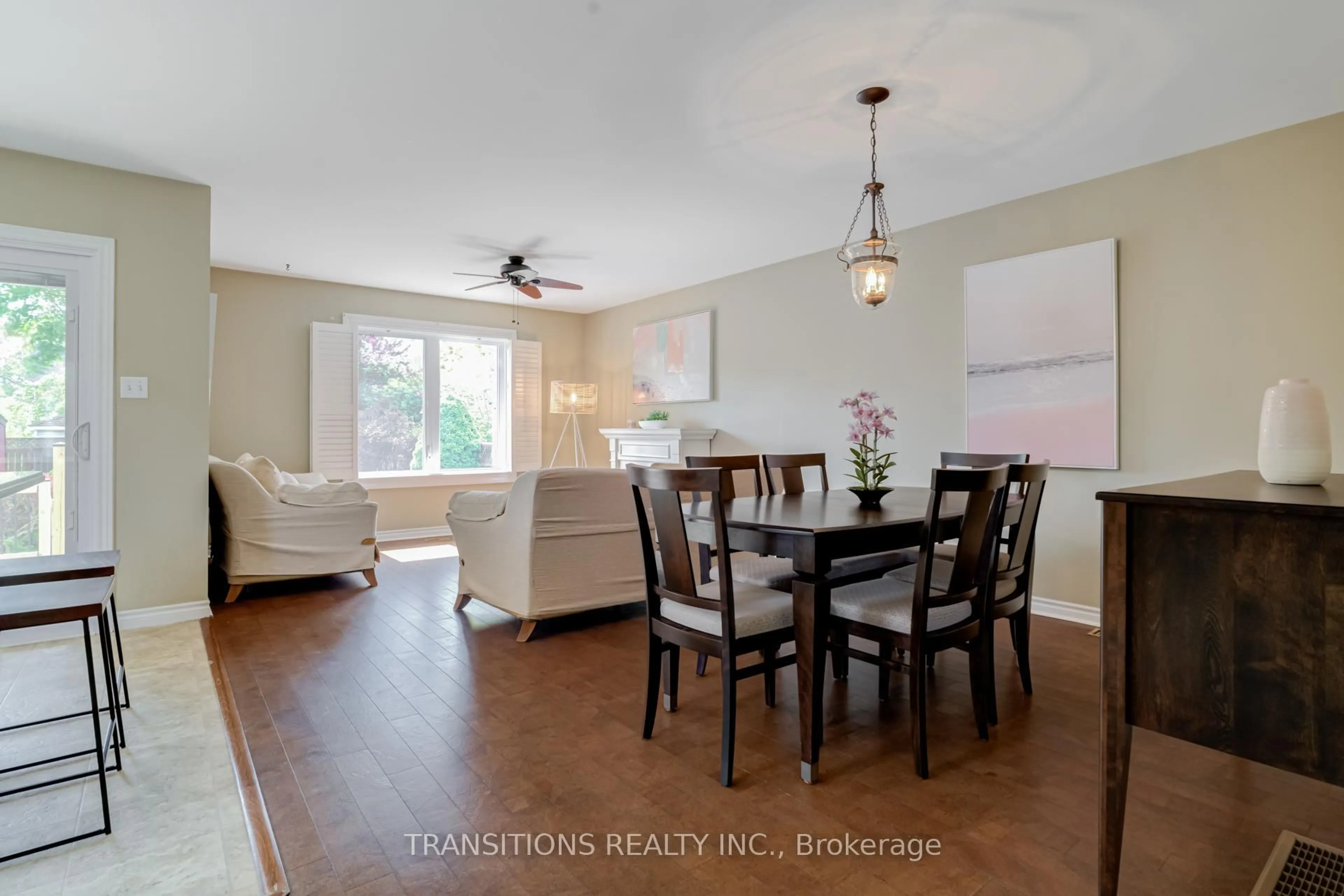 Dining room, wood/laminate floor for 341 Mathew St, Cobourg Ontario K9A 3E6