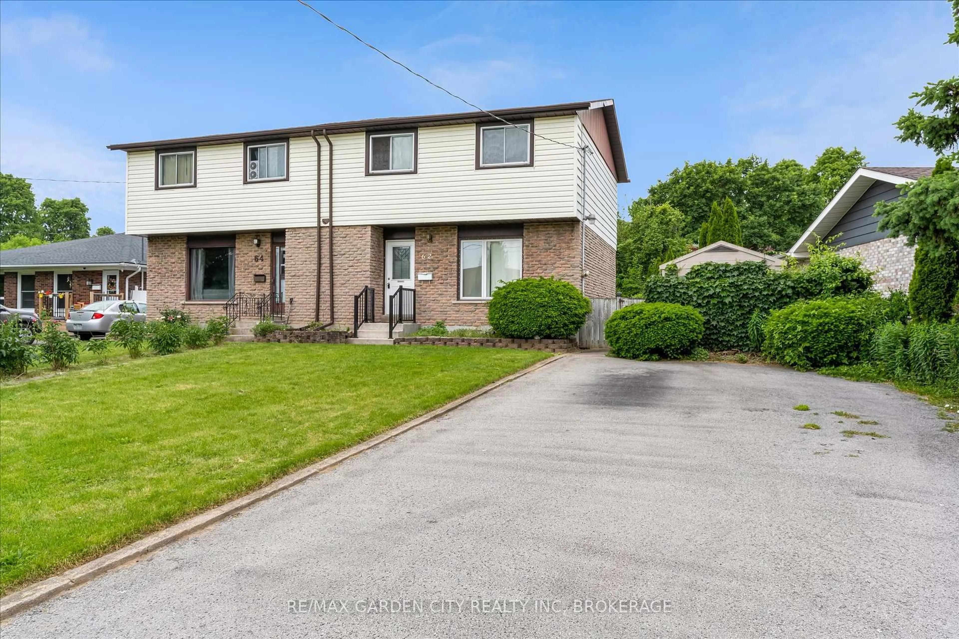 A pic from outside/outdoor area/front of a property/back of a property/a pic from drone, street for 62 Ted St, St. Catharines Ontario L2N 1E5