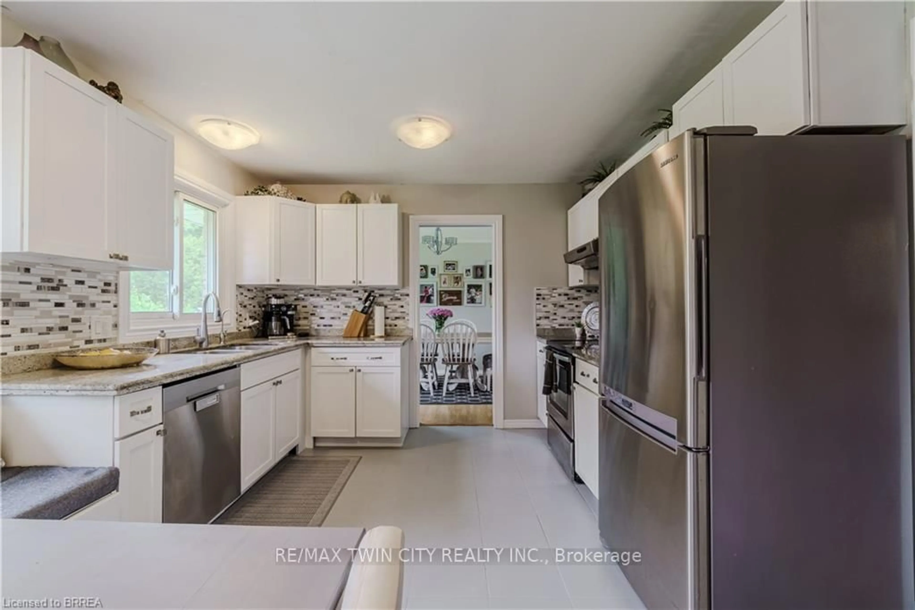 Open concept kitchen, ceramic/tile floor for 22 Japonica Cres, Brantford Ontario N3R 1N6