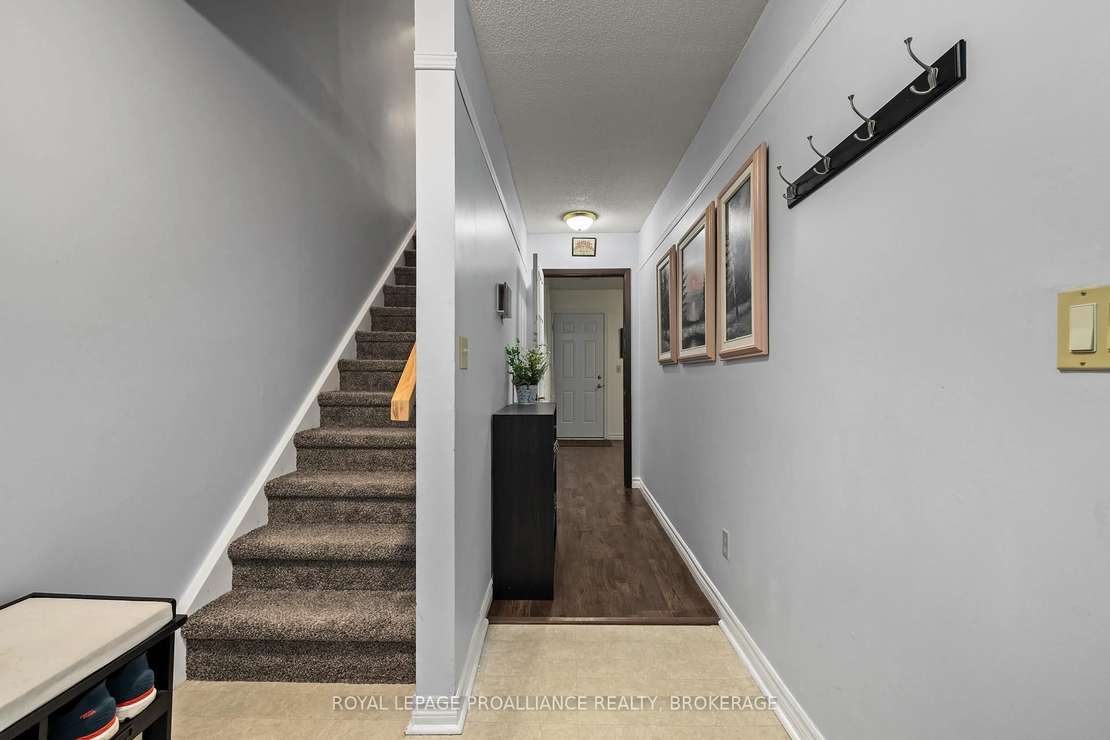 Indoor foyer for 1126 Craig Lane, Kingston Ontario K7M 7W6