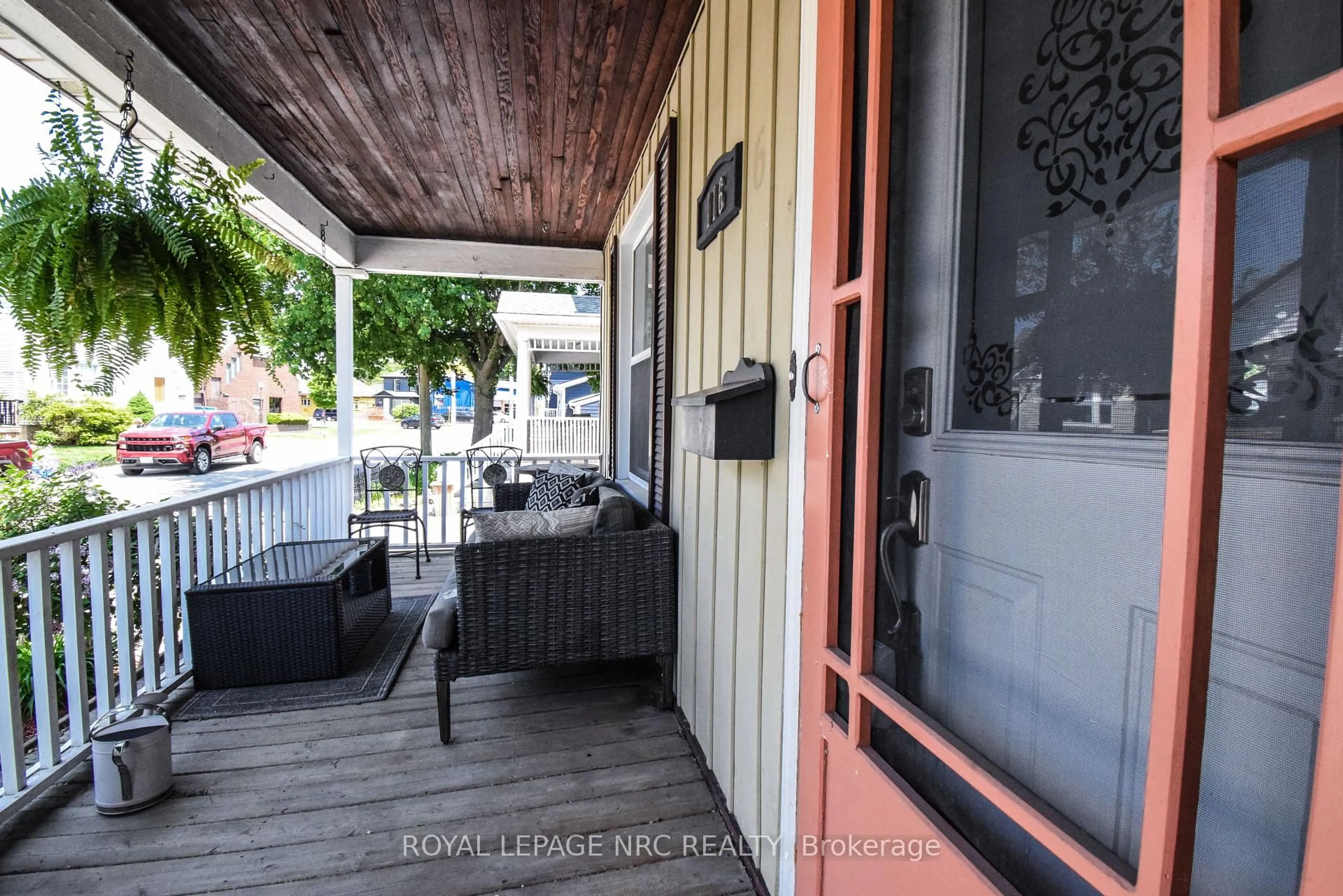 Patio, street for 116 Lowell Ave, St. Catharines Ontario L2R 2E2