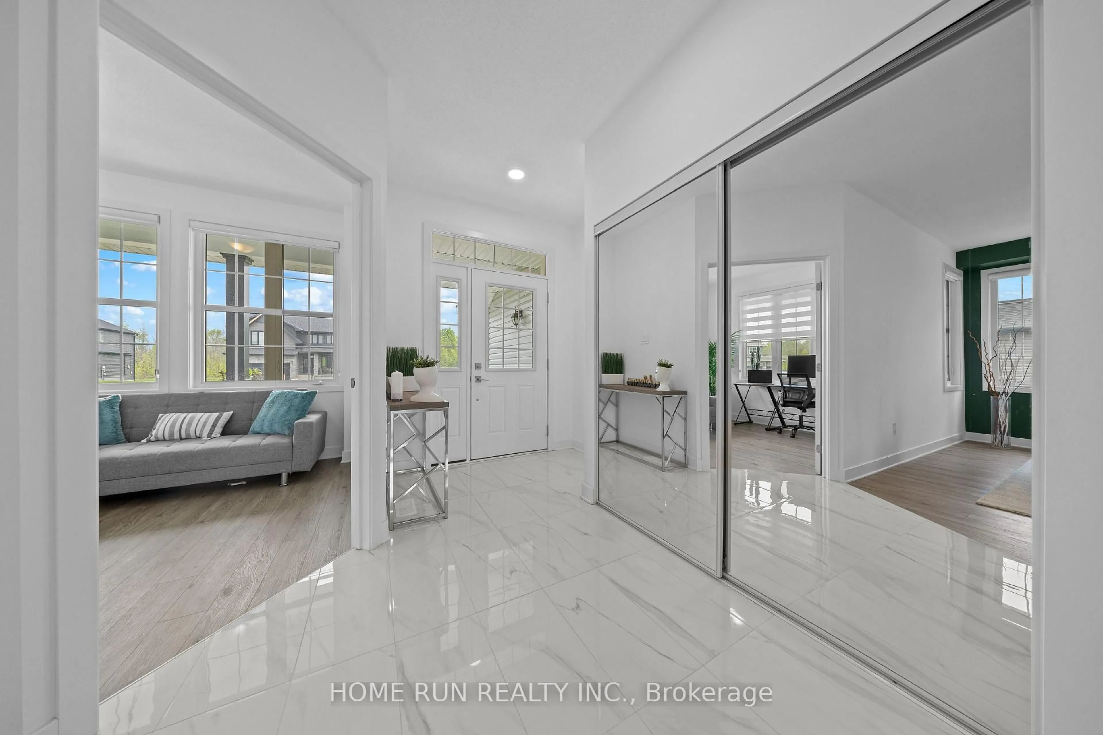 Indoor entryway for 299 Antler Crt, Almonte Ontario K0A 1A0