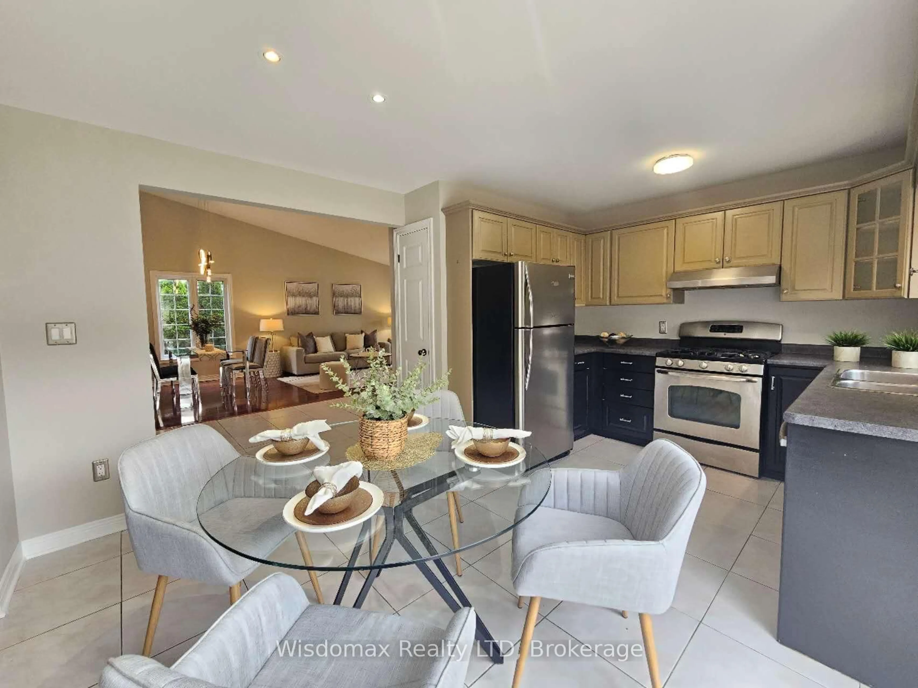 Open concept kitchen, unknown for 8127 Orchard Grove Pkwy, Niagara Falls Ontario L2H 3E8