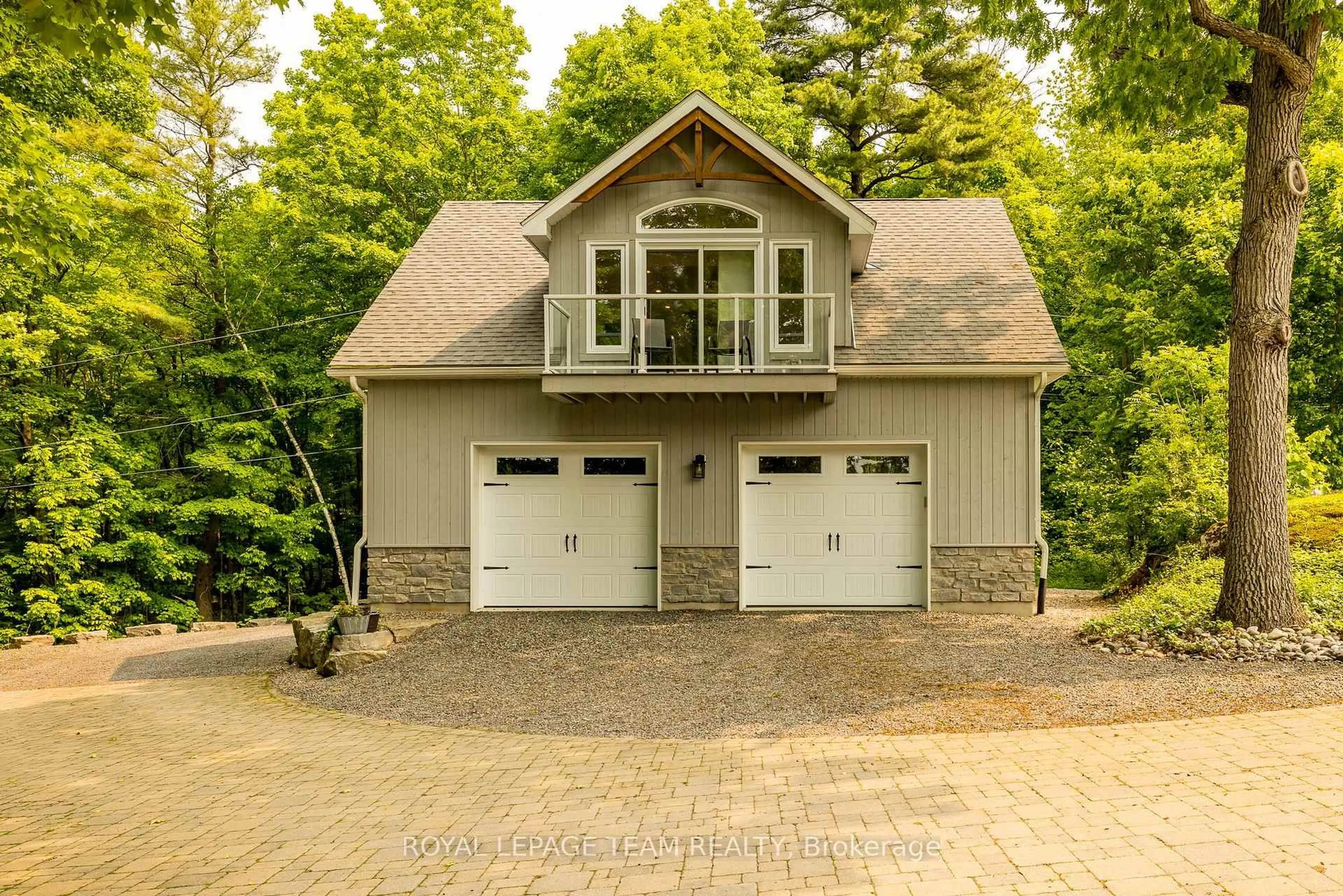 Indoor garage for 164a Deans Island Rd, Rideau Lakes Ontario K0G 1E0