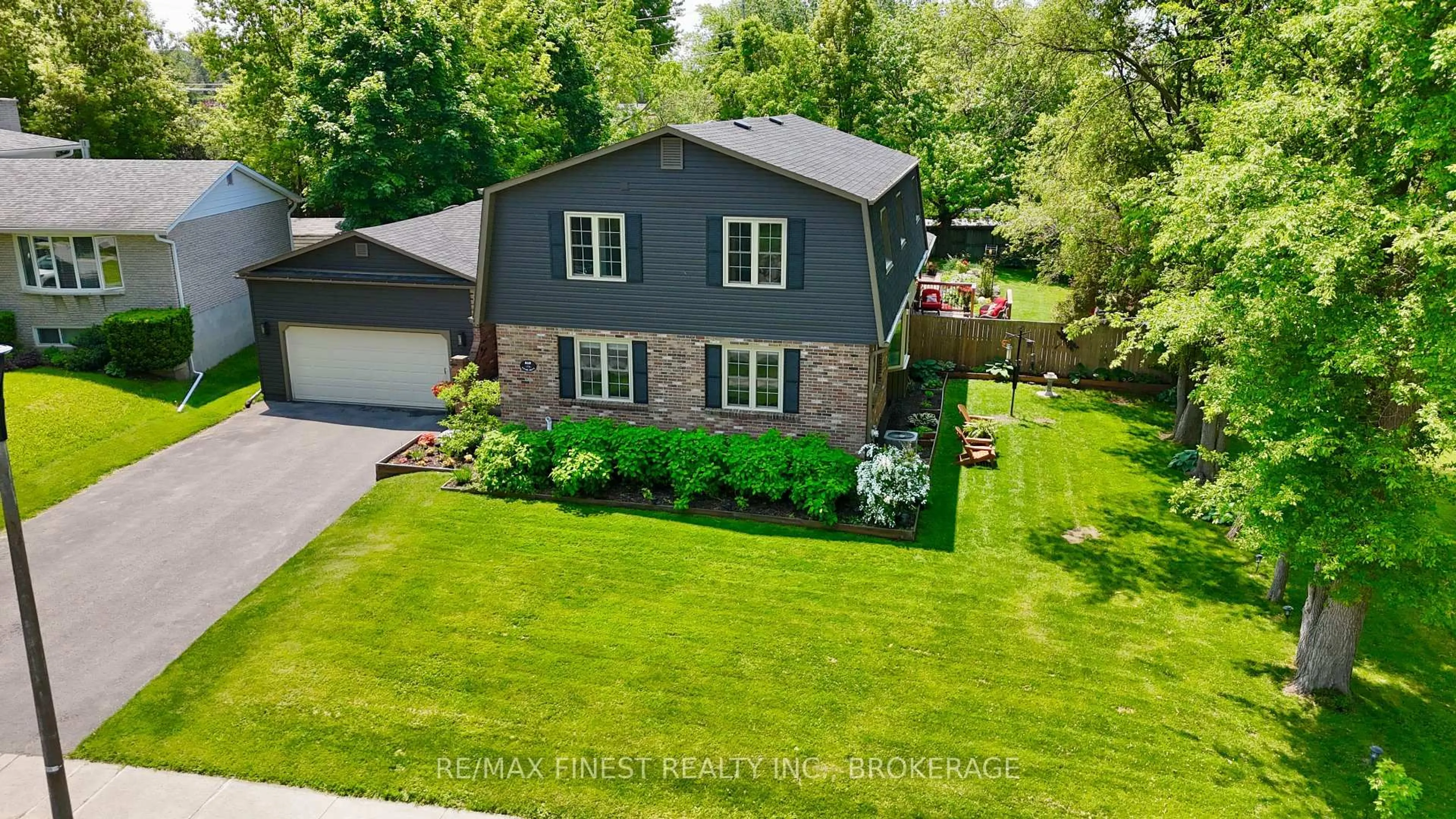 A pic from outside/outdoor area/front of a property/back of a property/a pic from drone, street for 819 Safari Dr, Kingston Ontario K7M 6W2