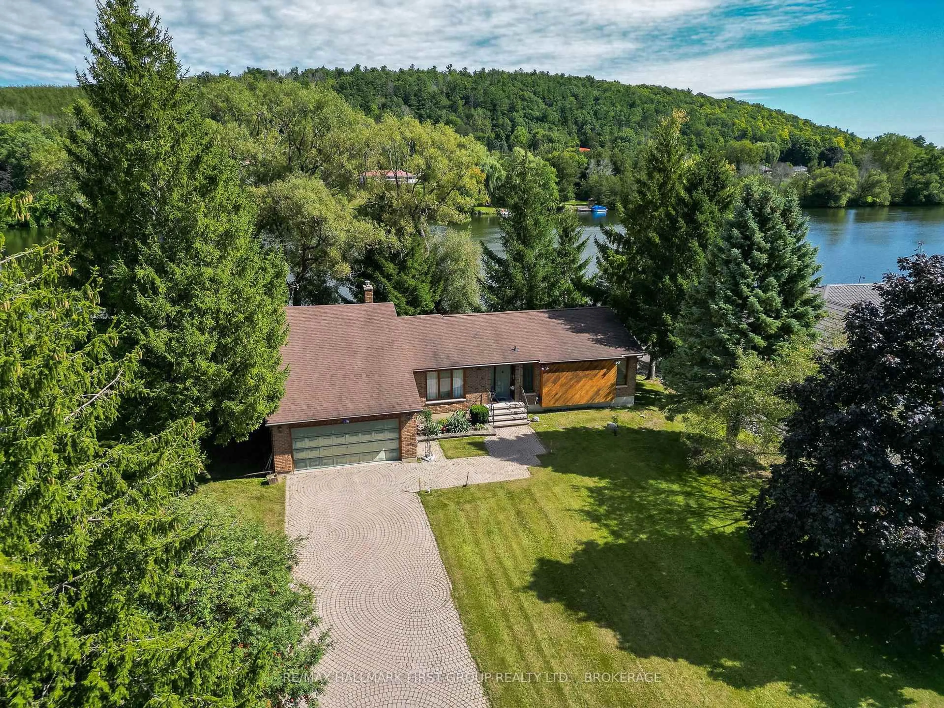 A pic from outside/outdoor area/front of a property/back of a property/a pic from drone, water/lake/river/ocean view for 191 South Trent St, Hastings Ontario K0K 2C0