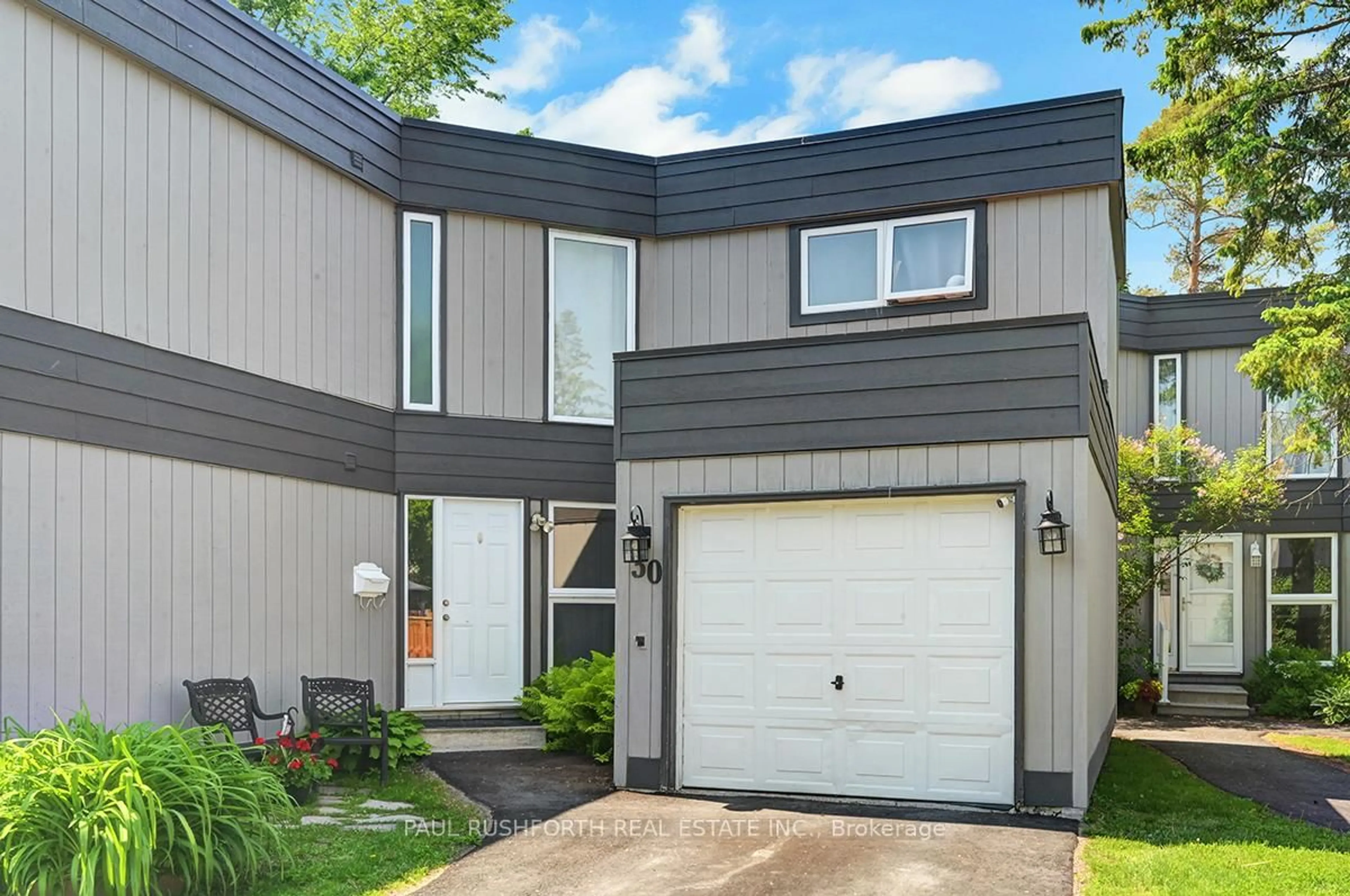 Home with vinyl exterior material, street for 30 Compata Way, Gloucester Ontario K1B 4W9