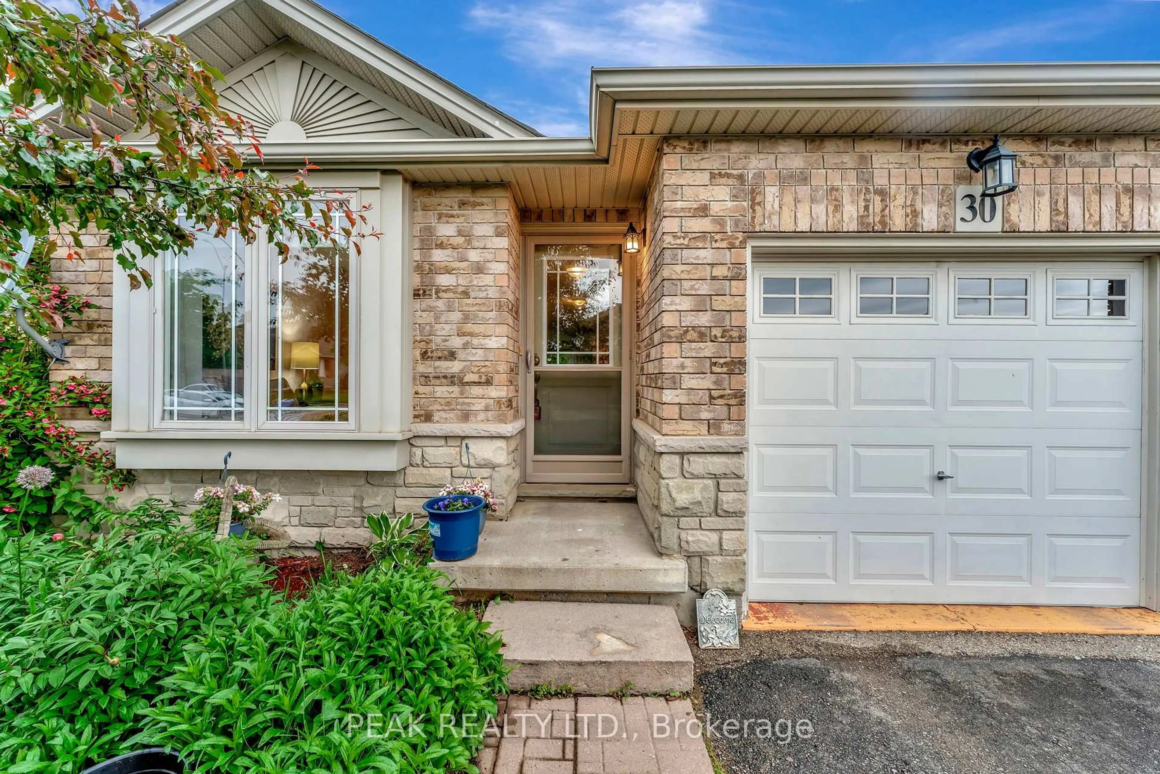 Home with brick exterior material, street for 30 Savannah Ridge Dr, Brant Ontario N3L 4G5