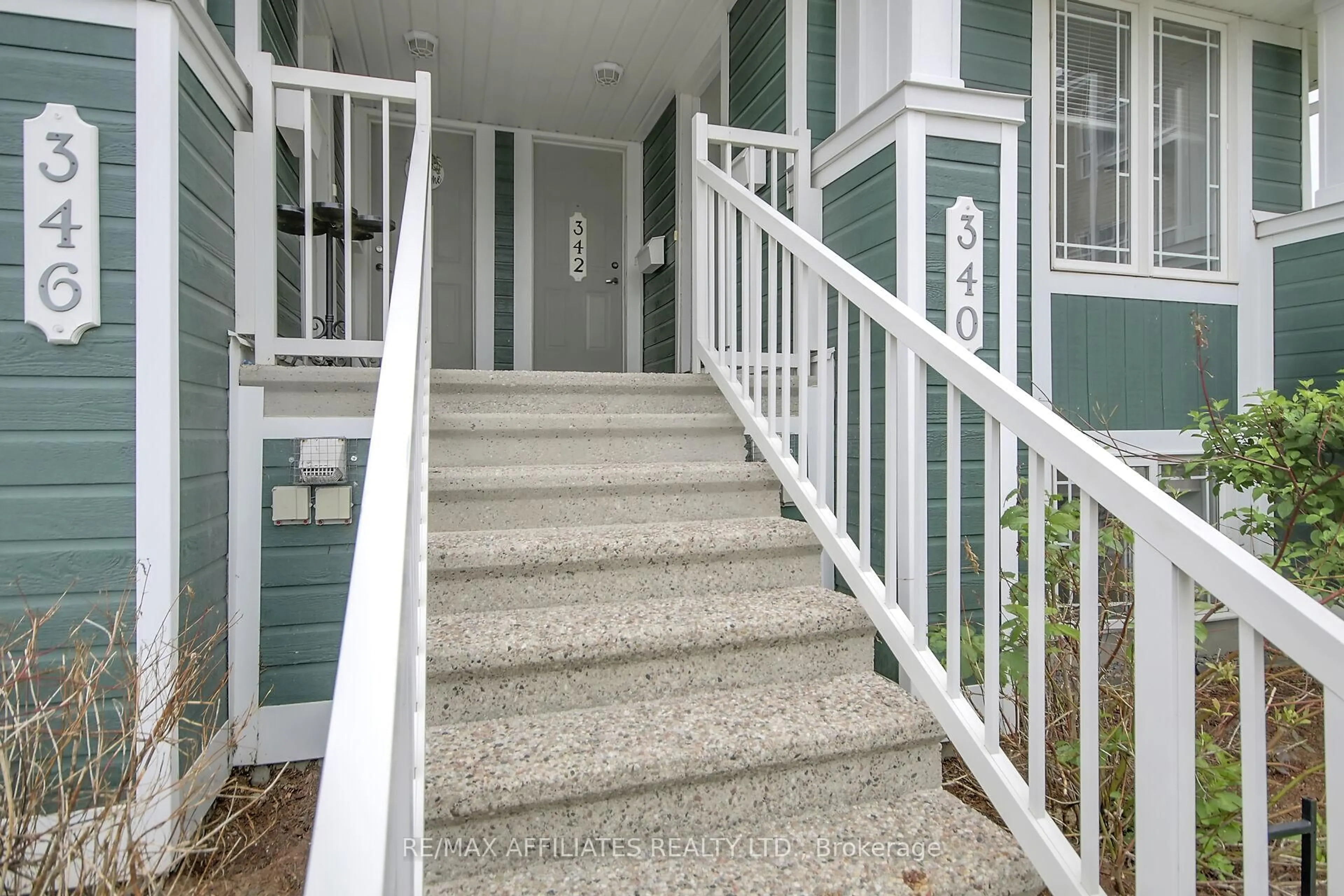 Unknown for 340 Crownridge Dr, Kanata Ontario K2M 3A4