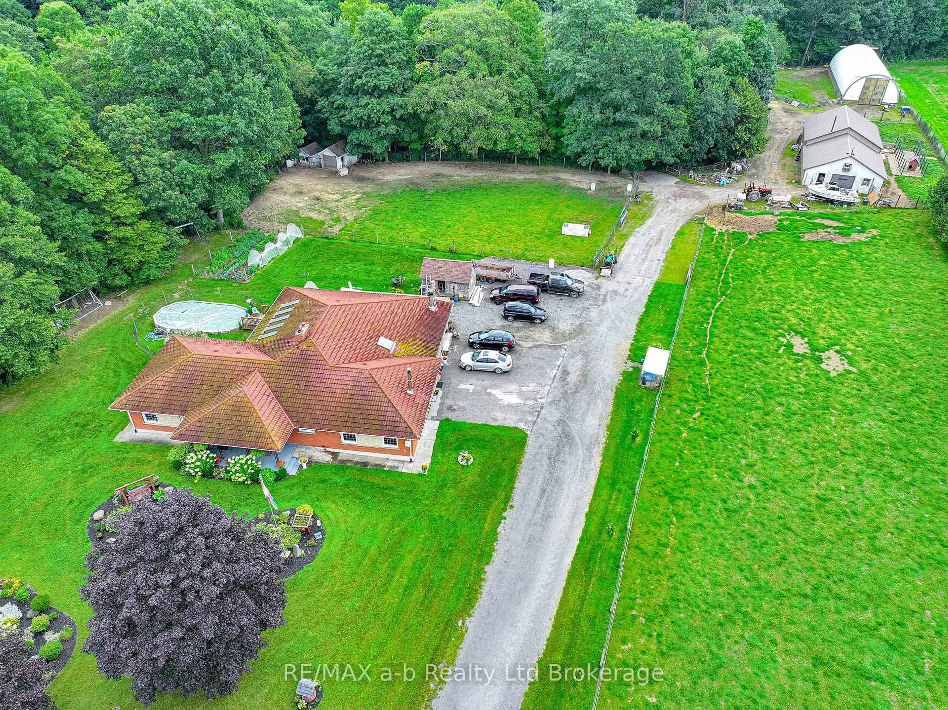 A pic from outside/outdoor area/front of a property/back of a property/a pic from drone, building for 244 11th Concession Rd, Norfolk Ontario N0E 1G0