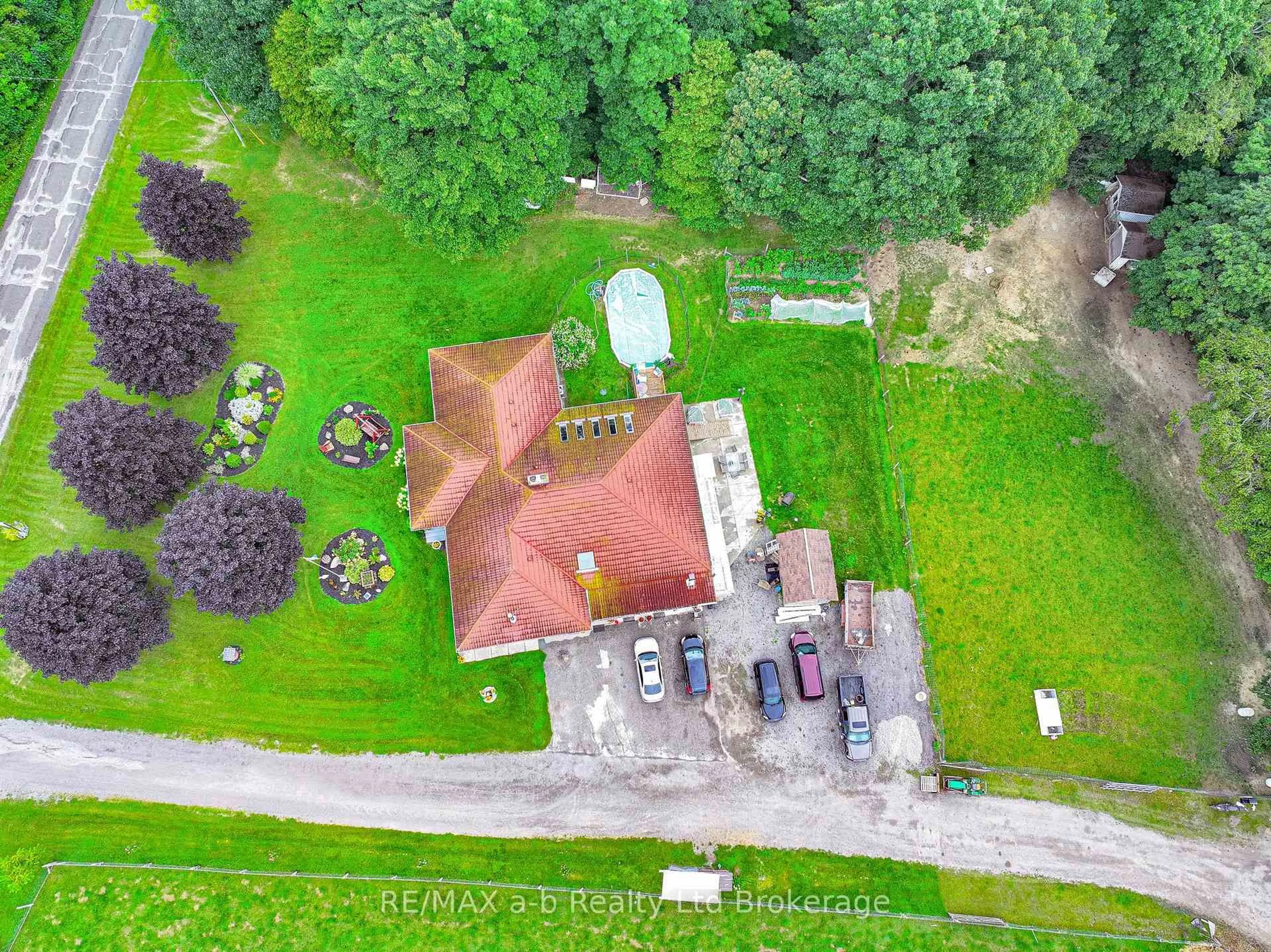 A pic from outside/outdoor area/front of a property/back of a property/a pic from drone, unknown for 244 11th Concession Rd, Norfolk Ontario N0E 1G0
