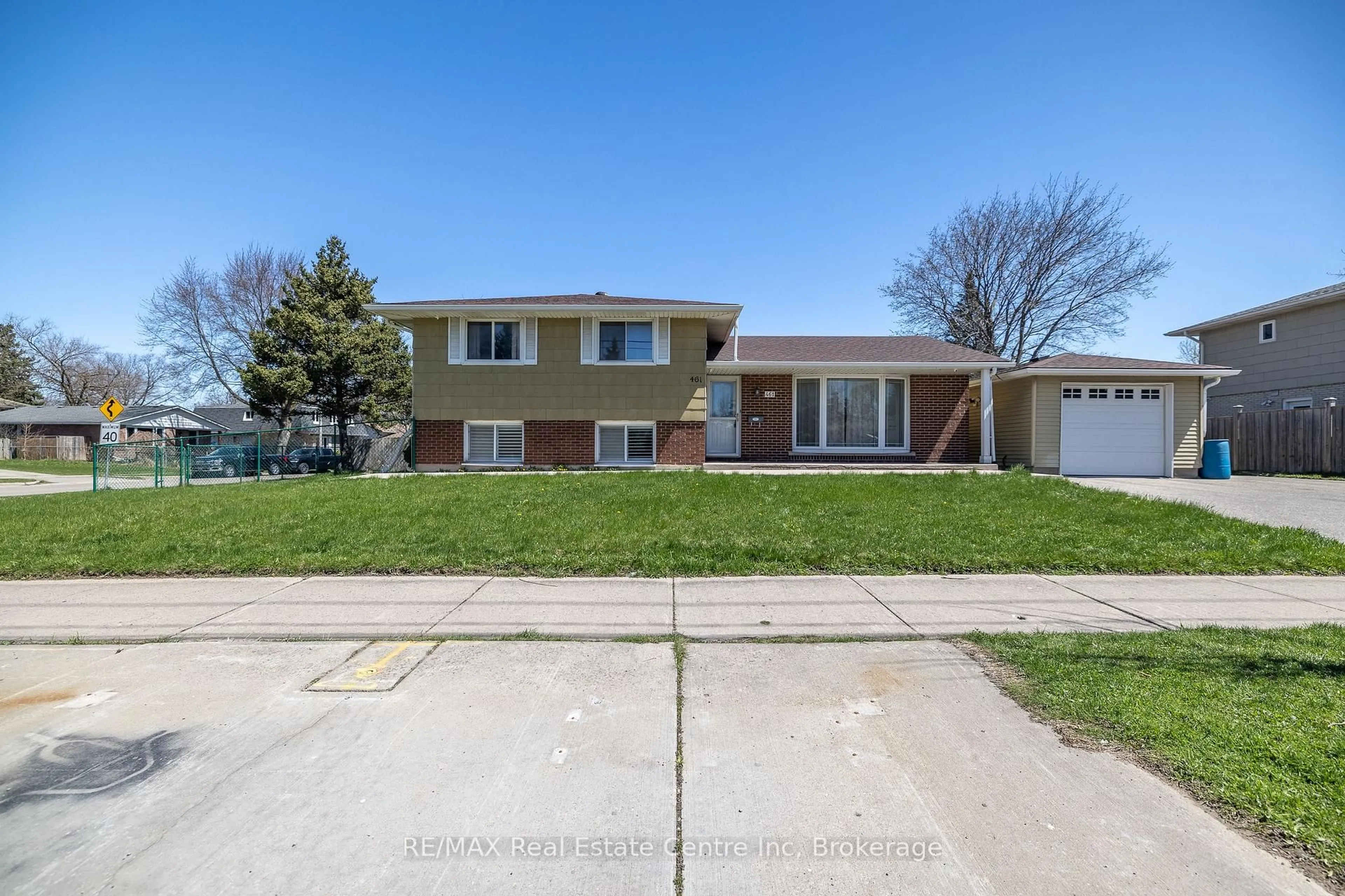 Unknown for 461 Strasburg Rd, Kitchener Ontario N2E 1P1