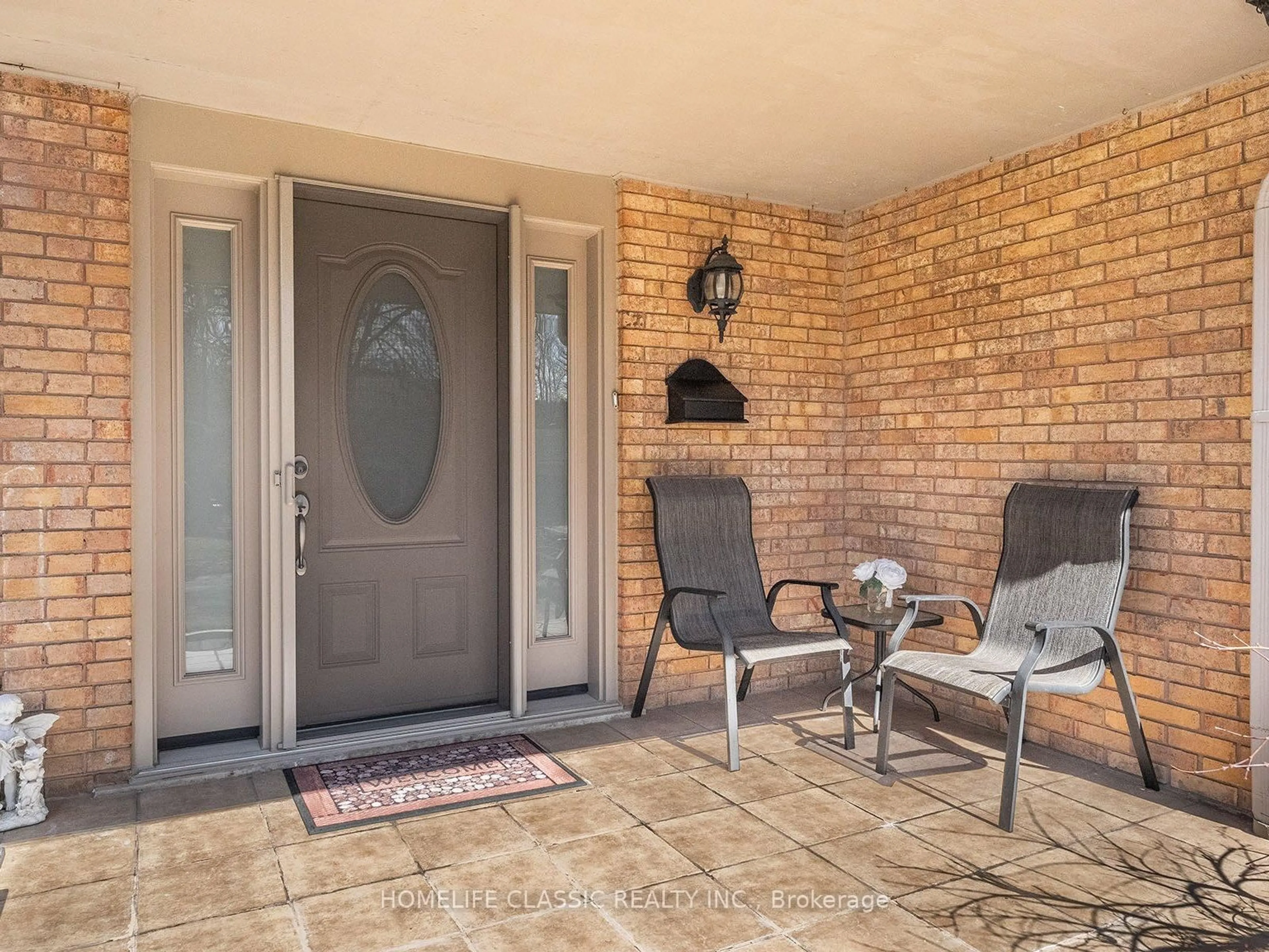 Indoor entryway for 62 Terrace Dr, Hamilton Ontario L9H 3X2