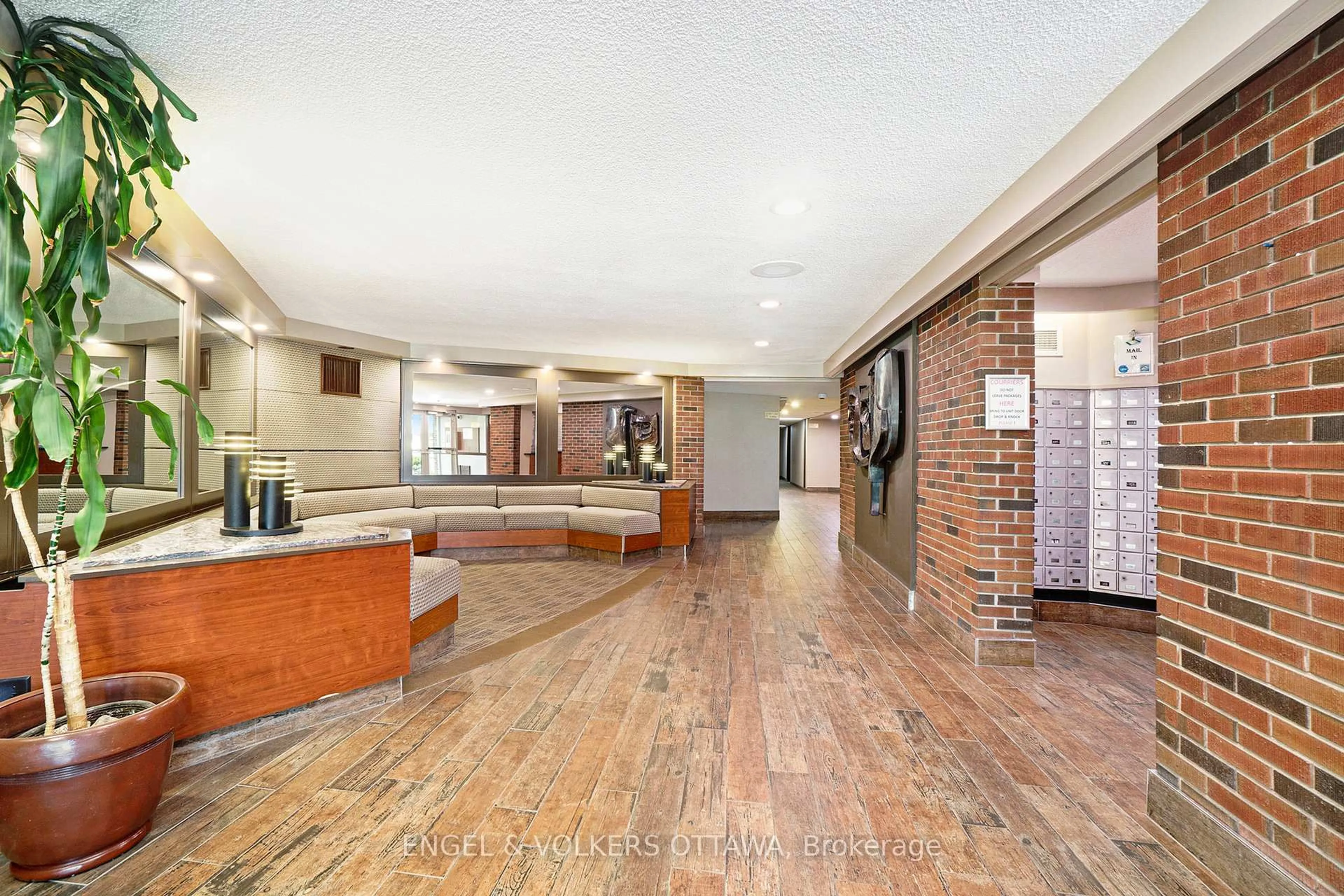 Lobby for 20 Chesterton Dr #817, Ottawa Ontario K2E 6Z7