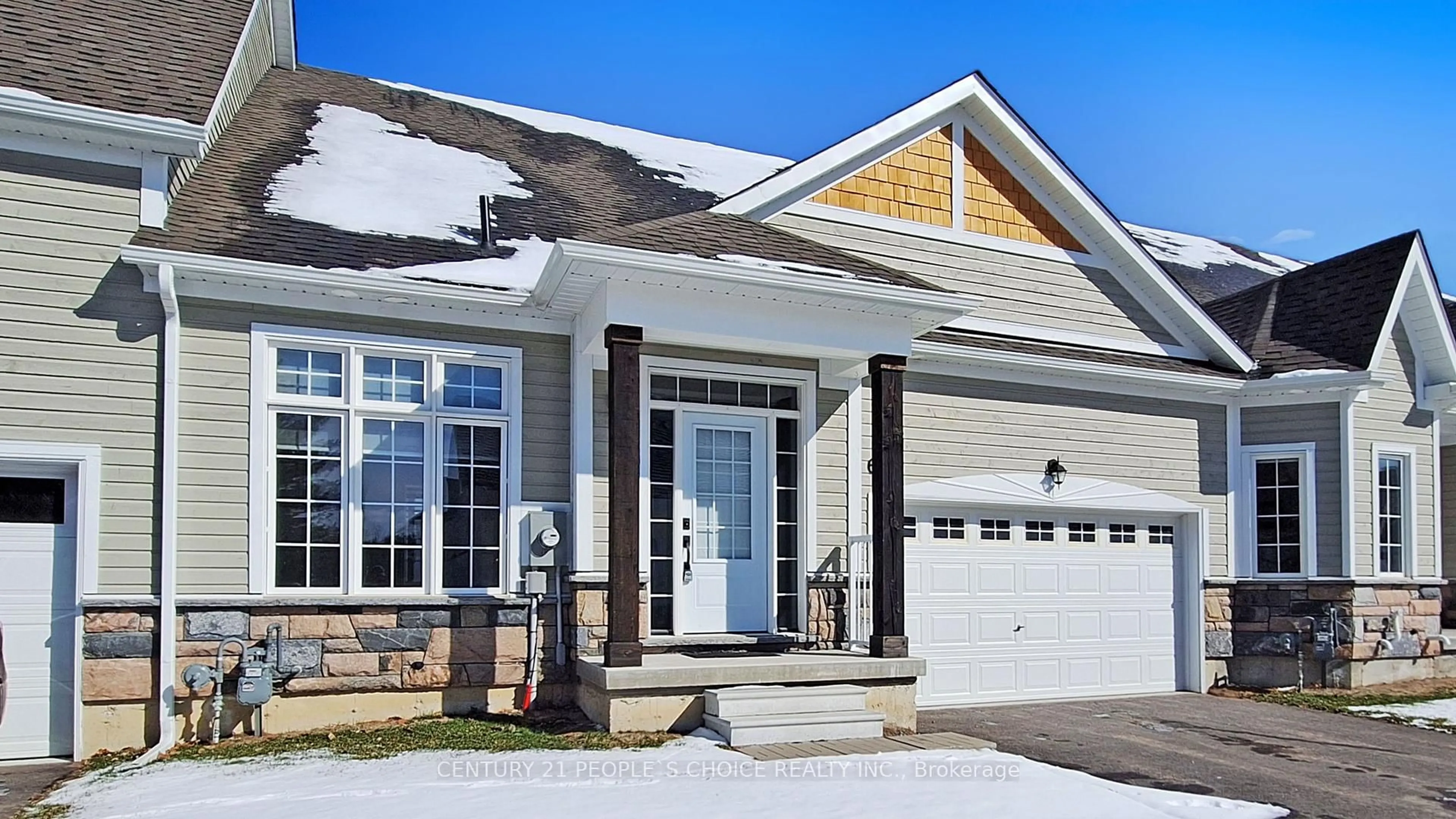 Home with vinyl exterior material, street for 6 Durham Rd, Bracebridge Ontario P1L 0B7