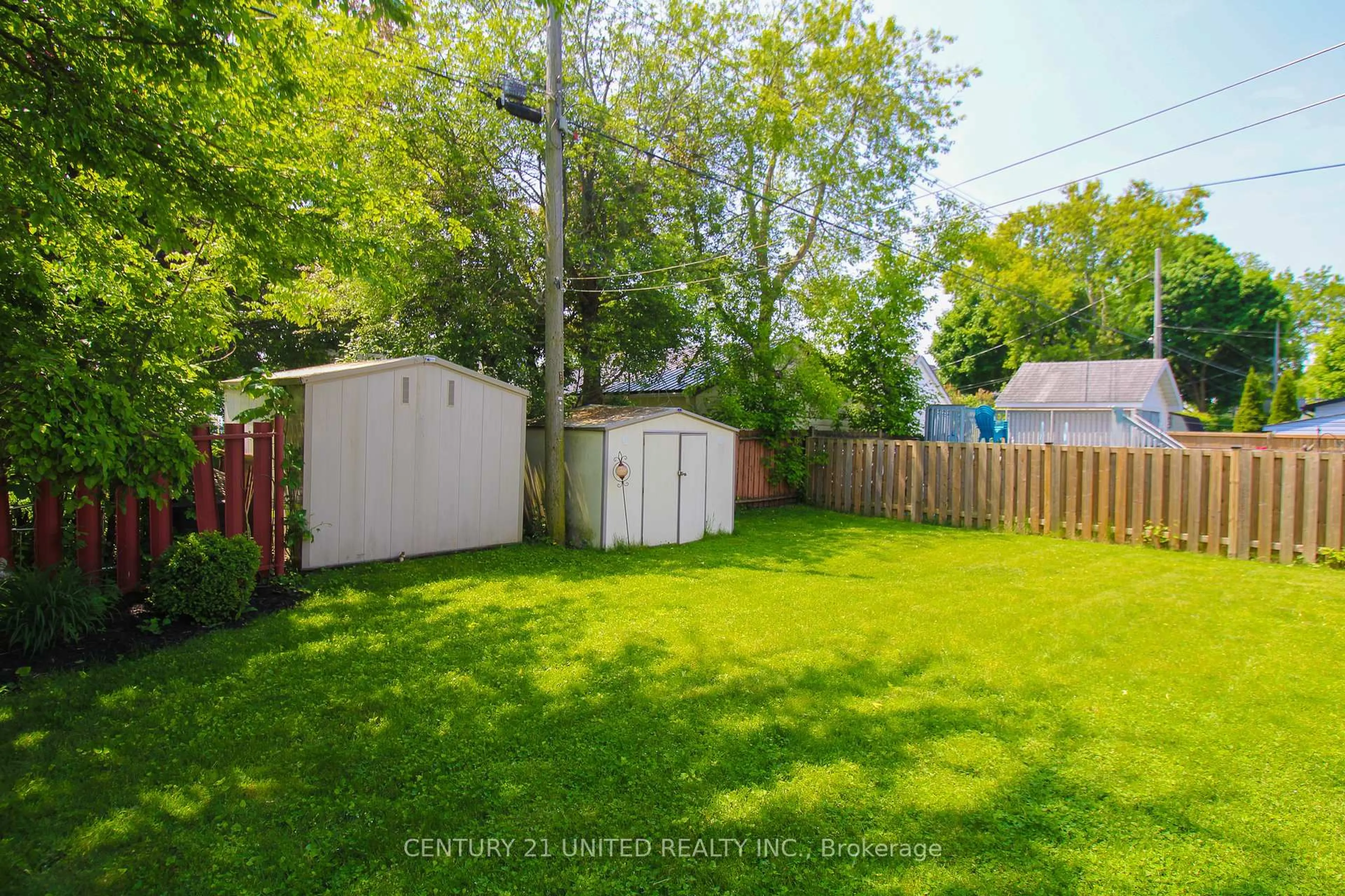 Shed for 449 King George St, Peterborough South Ontario K9J 1S2
