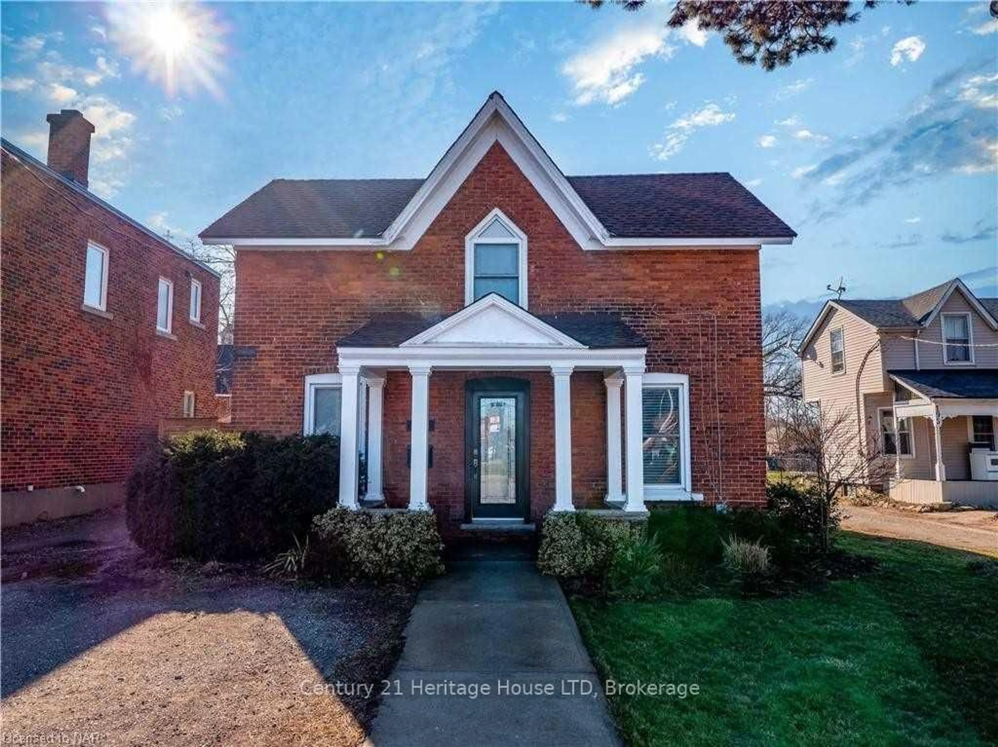 Home with brick exterior material, street for 193 Vine St, St. Catharines Ontario L2M 4S7