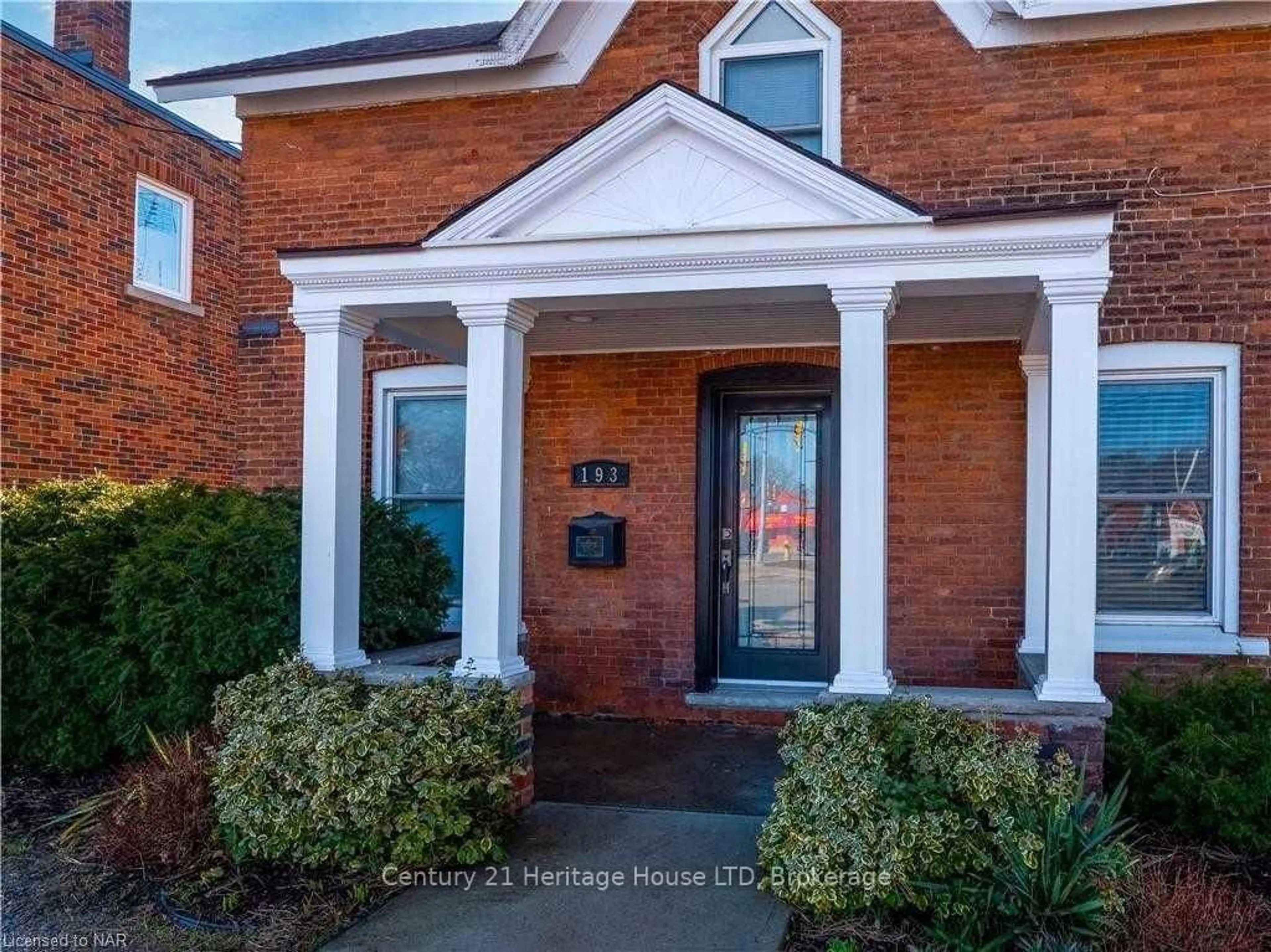 Home with brick exterior material, street for 193 Vine St, St. Catharines Ontario L2M 4S7