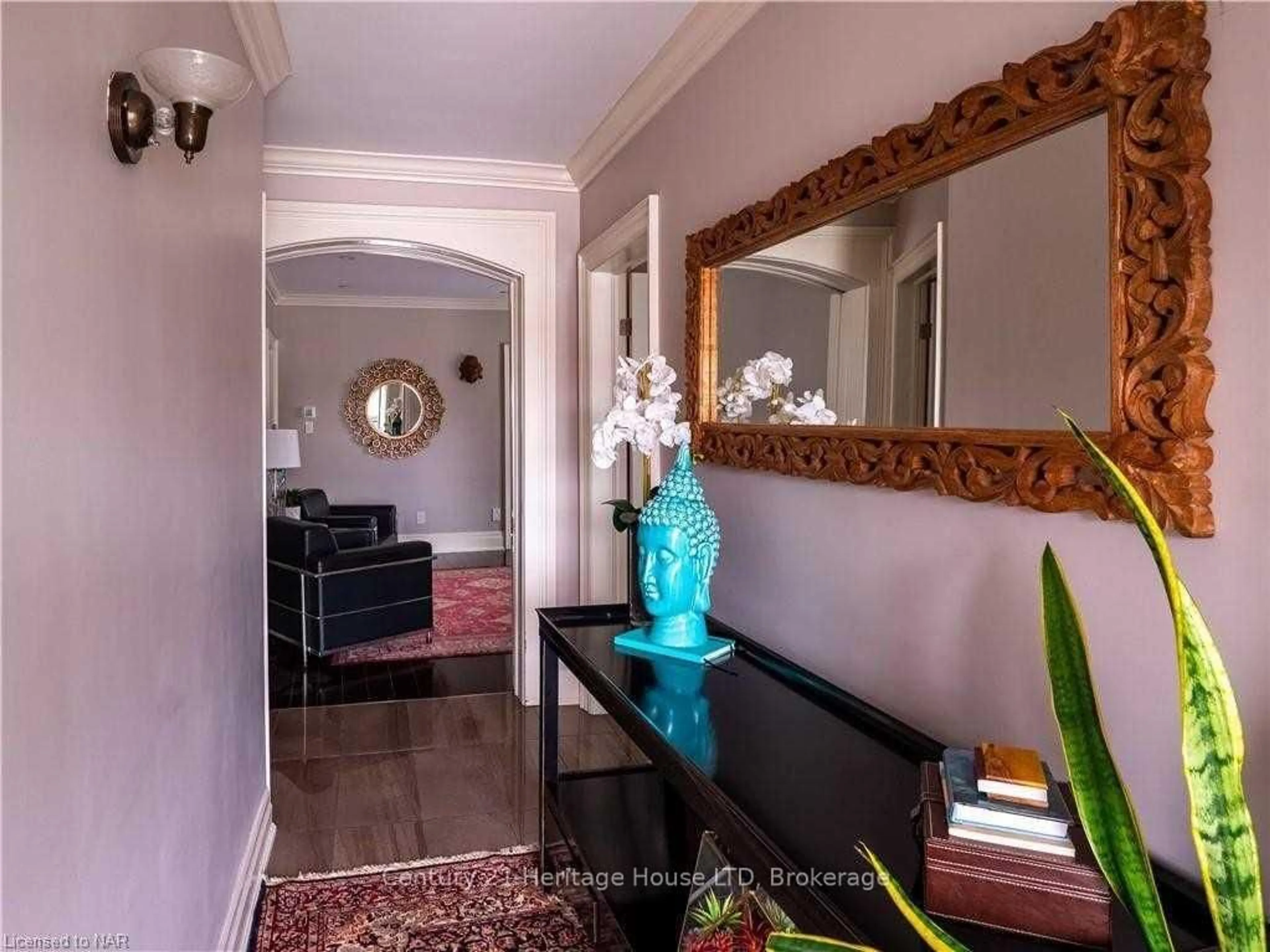 Indoor entryway for 193 Vine St, St. Catharines Ontario L2M 4S7