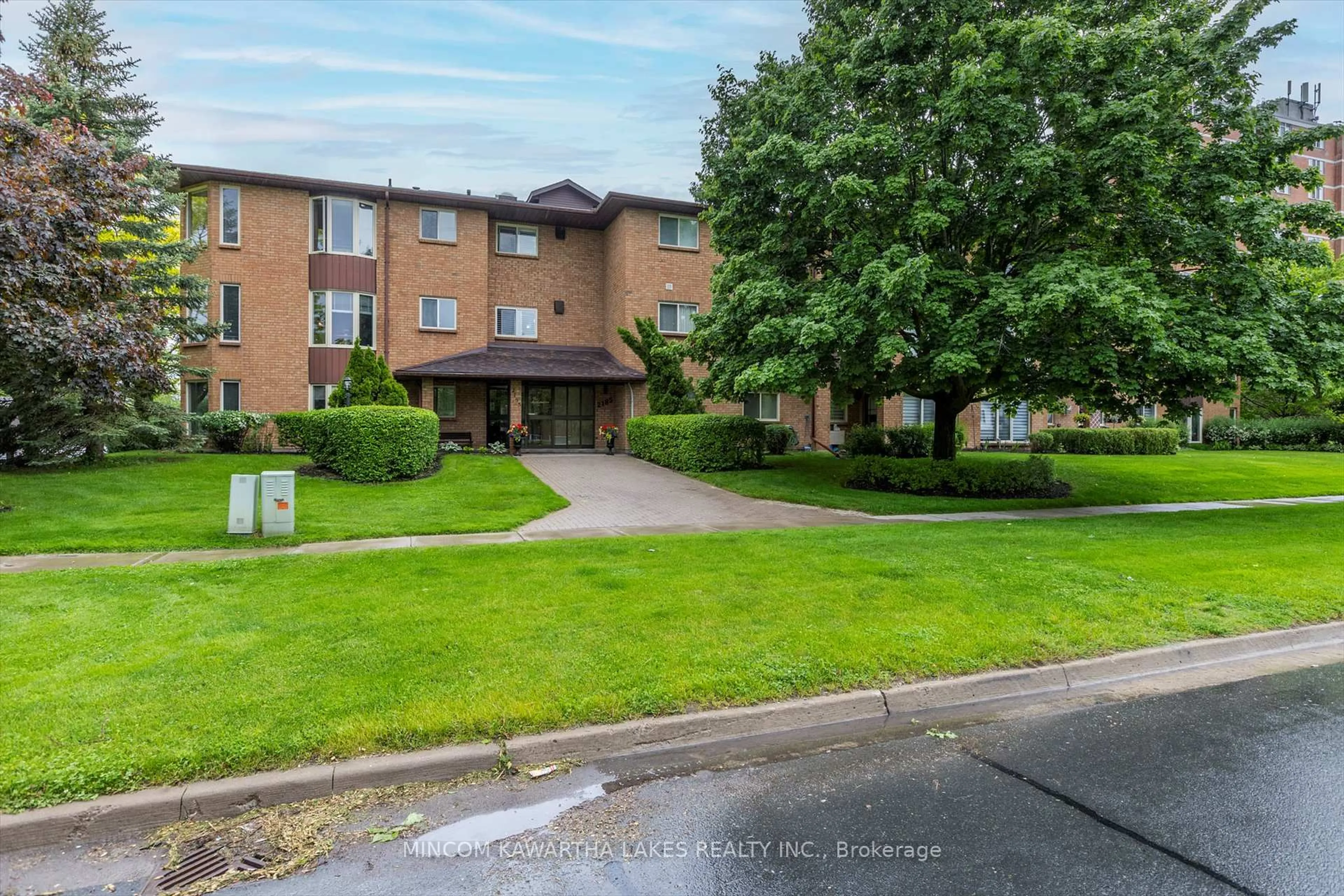 A pic from outside/outdoor area/front of a property/back of a property/a pic from drone, street for 2185 Walker Ave #303, Peterborough East Ontario K9L 1T6
