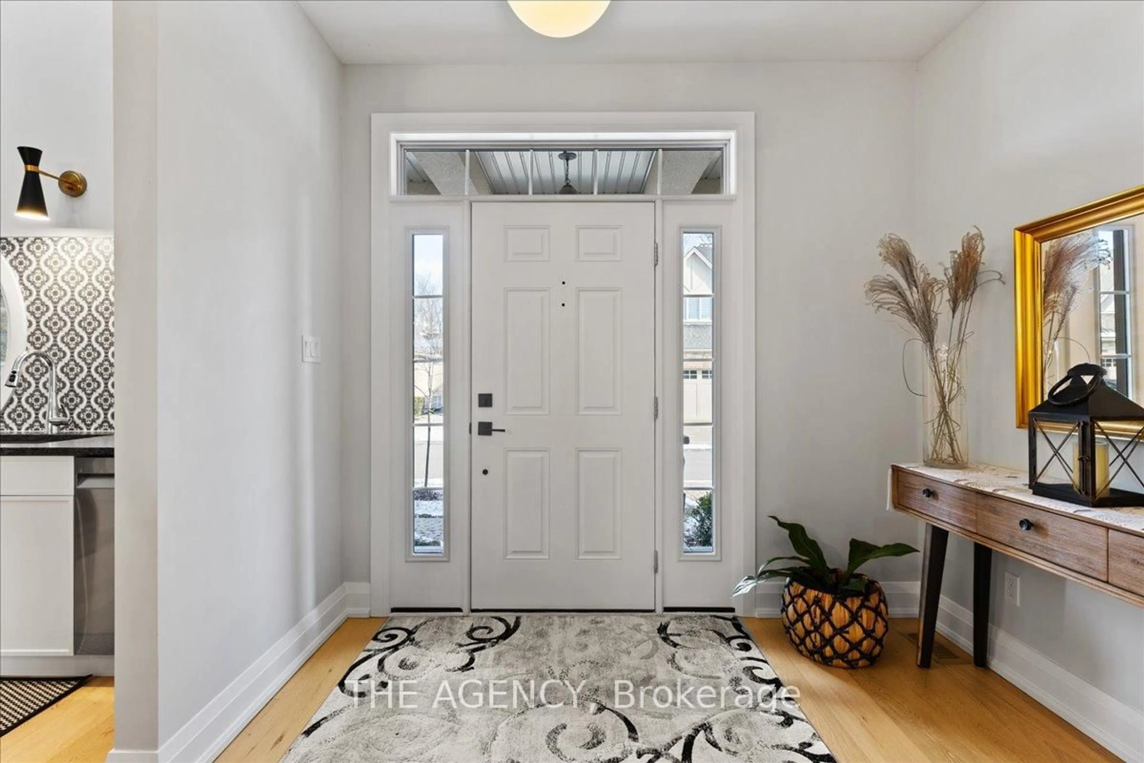 Indoor entryway for 5 Wood Haven Dr #302, Tillsonburg Ontario N4G 0A8