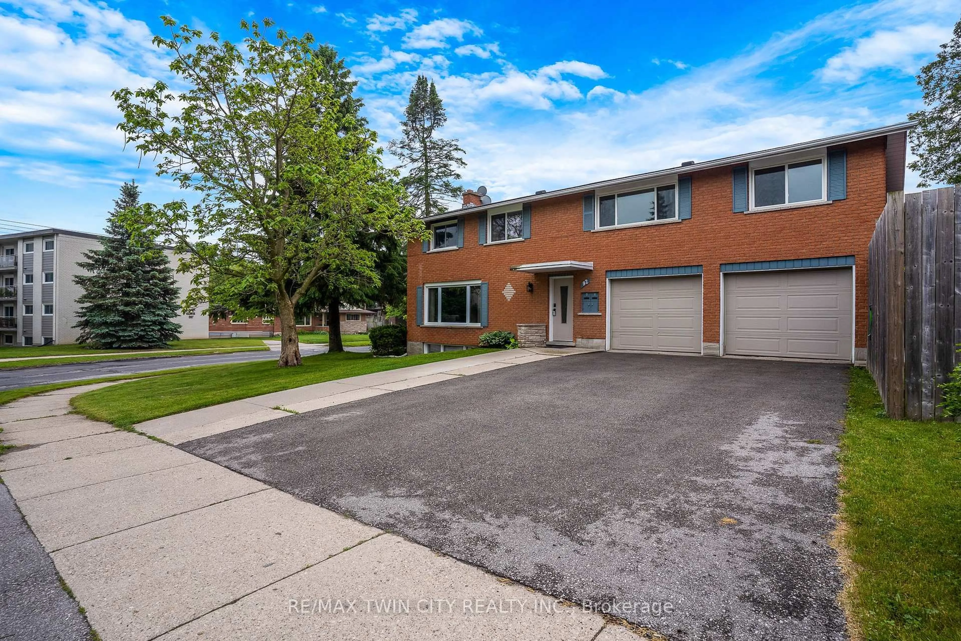 Unknown for 92 Kenwood Dr, Kitchener Ontario N2B 3H2