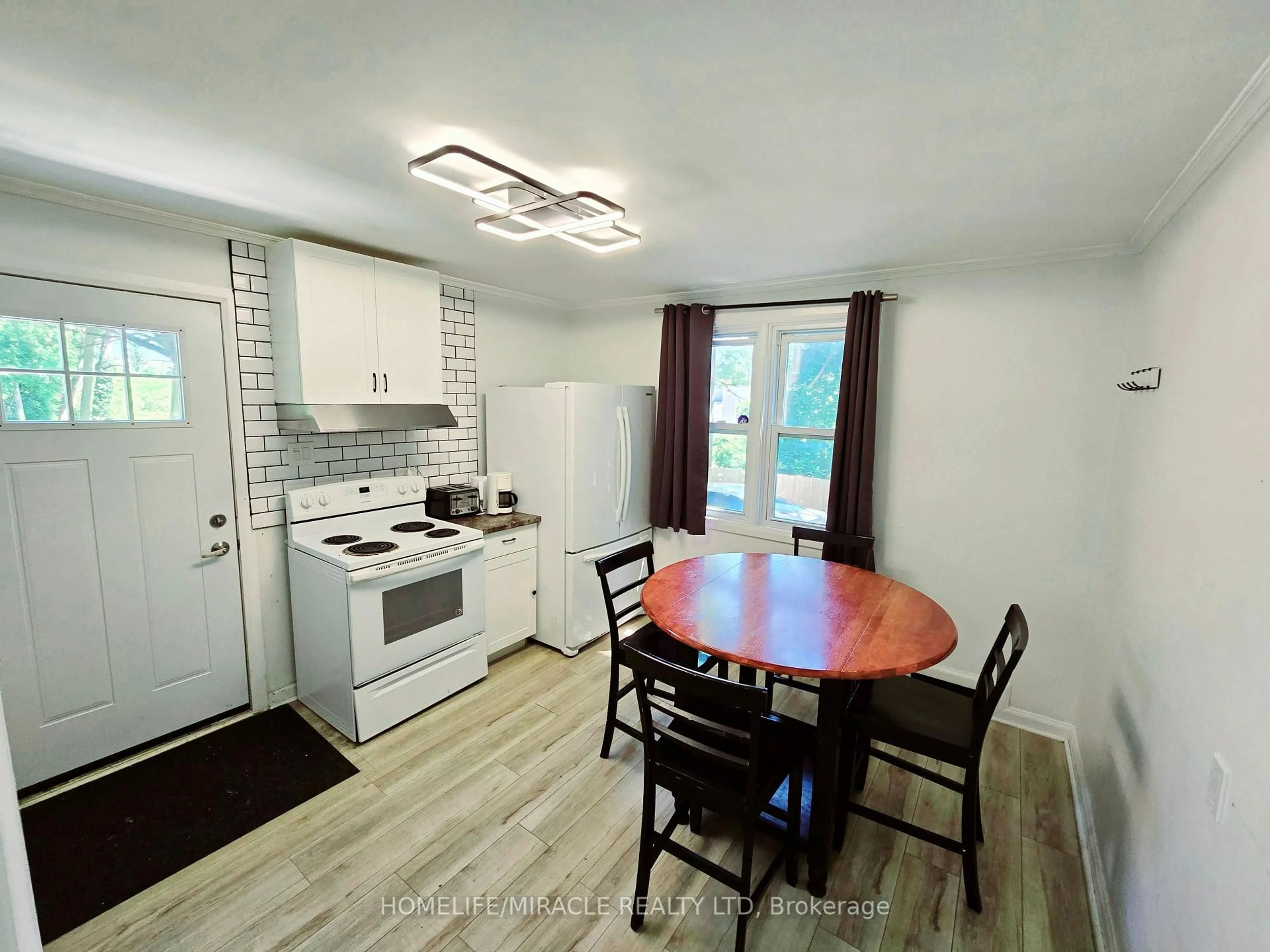 Unknown for 24 Fairview Crt, London South Ontario N6C 2C5