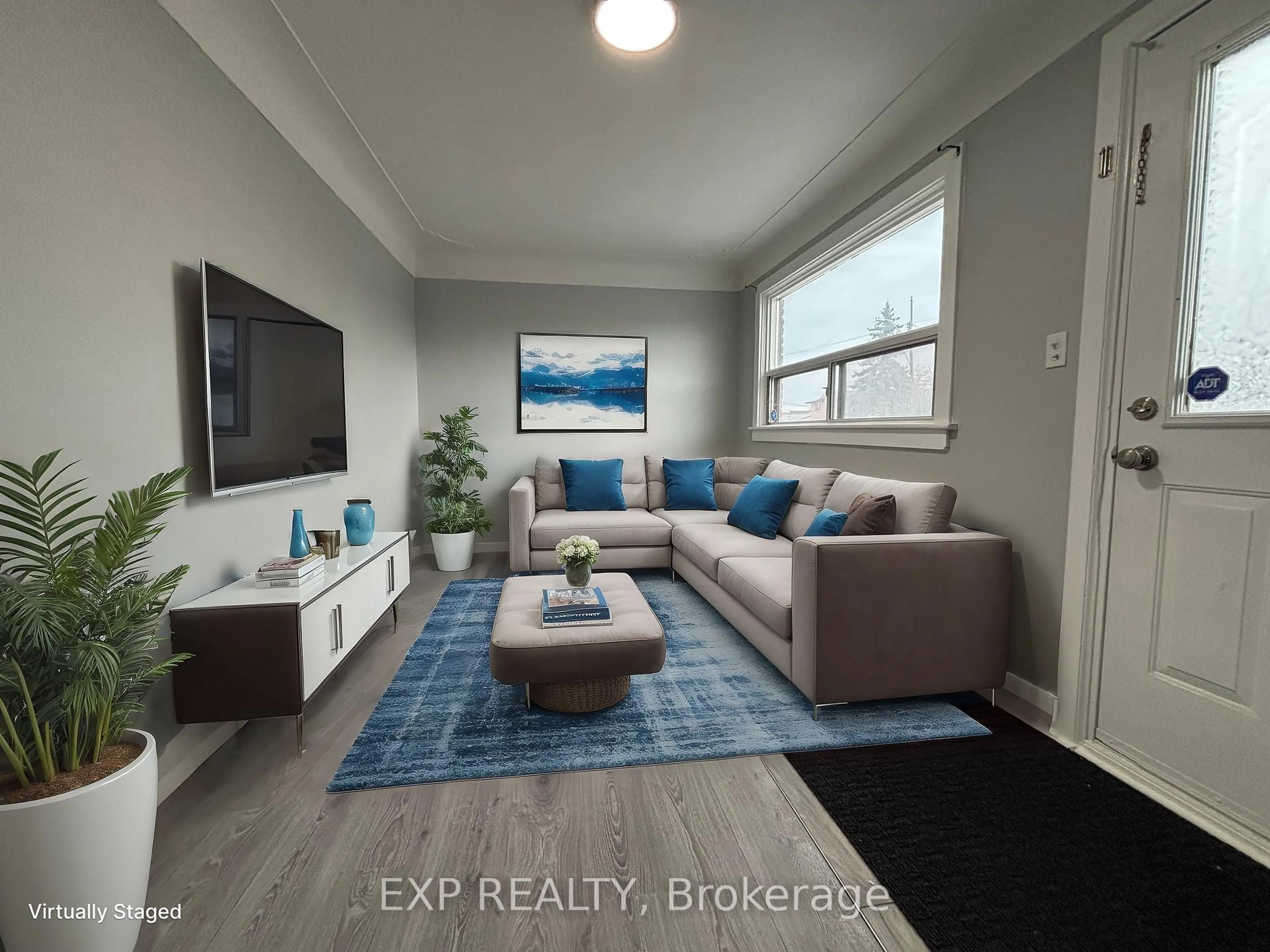 Living room with furniture, unknown for 46 Delena Ave, Hamilton Ontario L8H 1B6