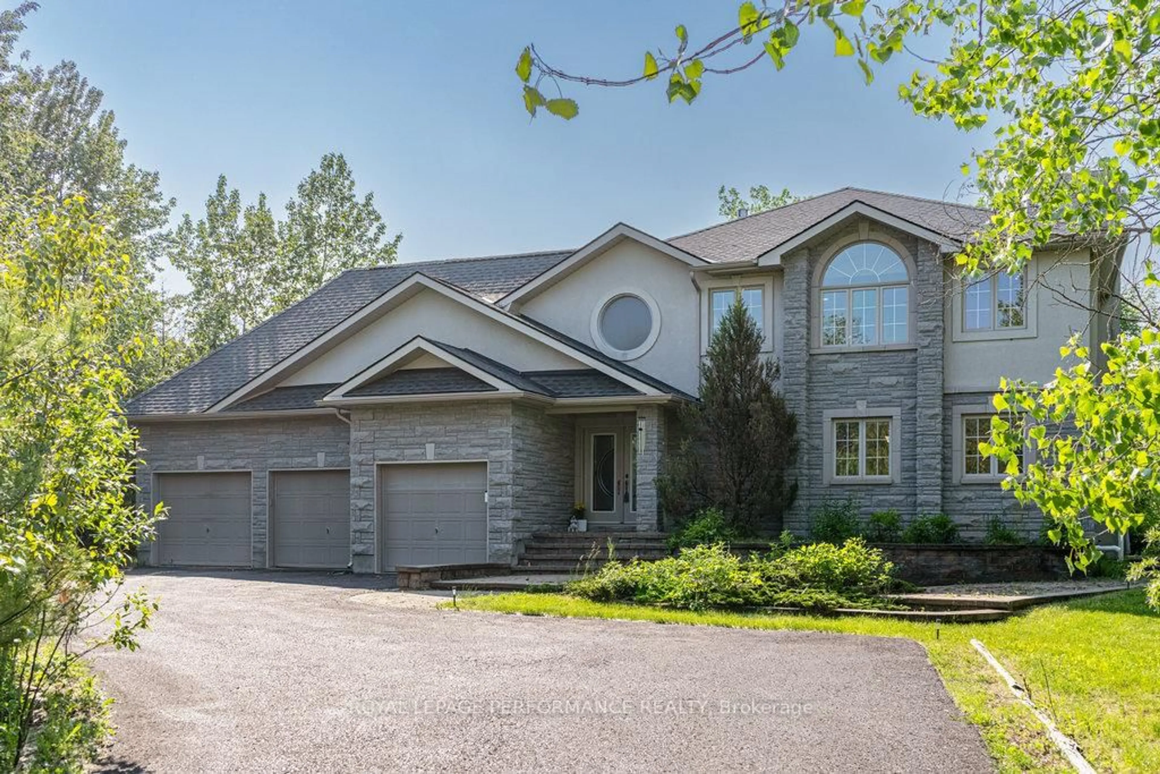 Home with brick exterior material, unknown for 1657 Whiteside Way, Metcalfe Ontario K0A 2P0