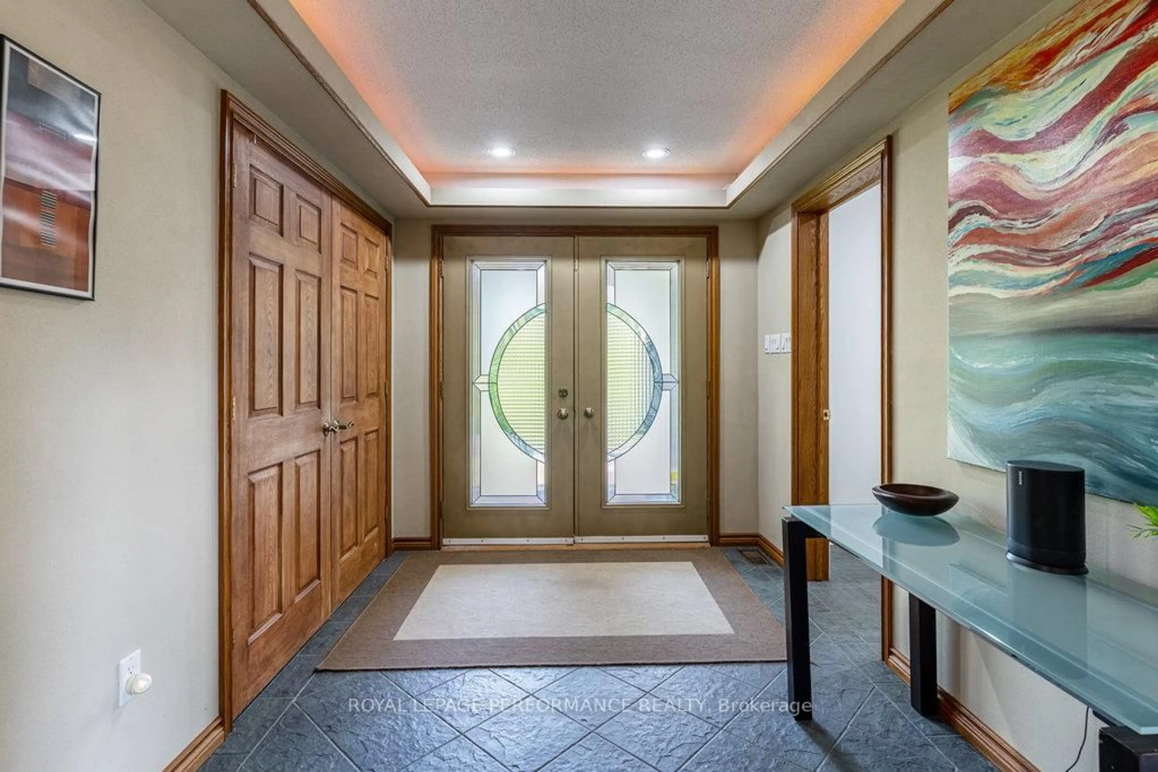 Indoor entryway for 1657 Whiteside Way, Metcalfe Ontario K0A 2P0