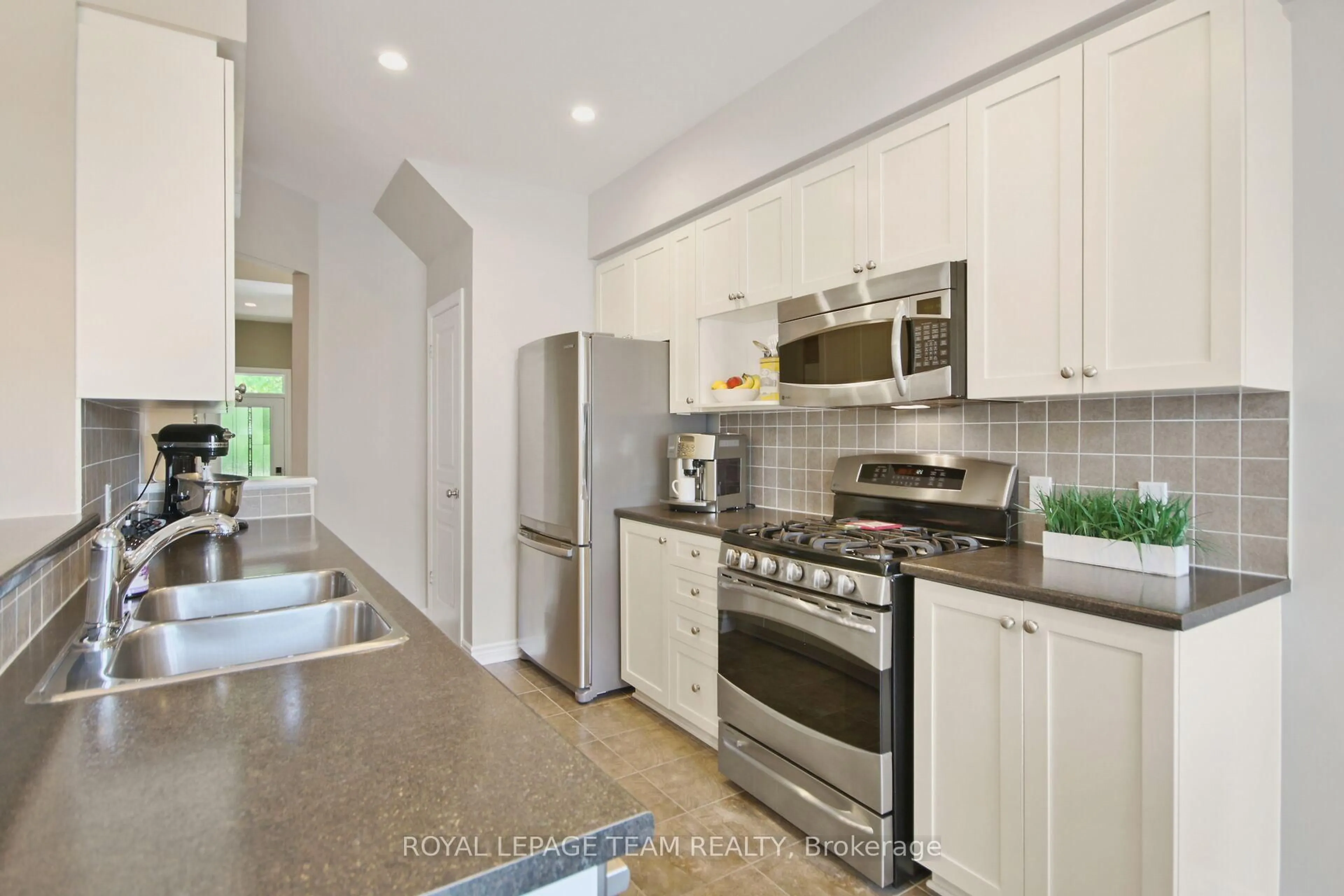 Unknown for 254 Celtic Ridge Cres, Ottawa Ontario K2W 0C3