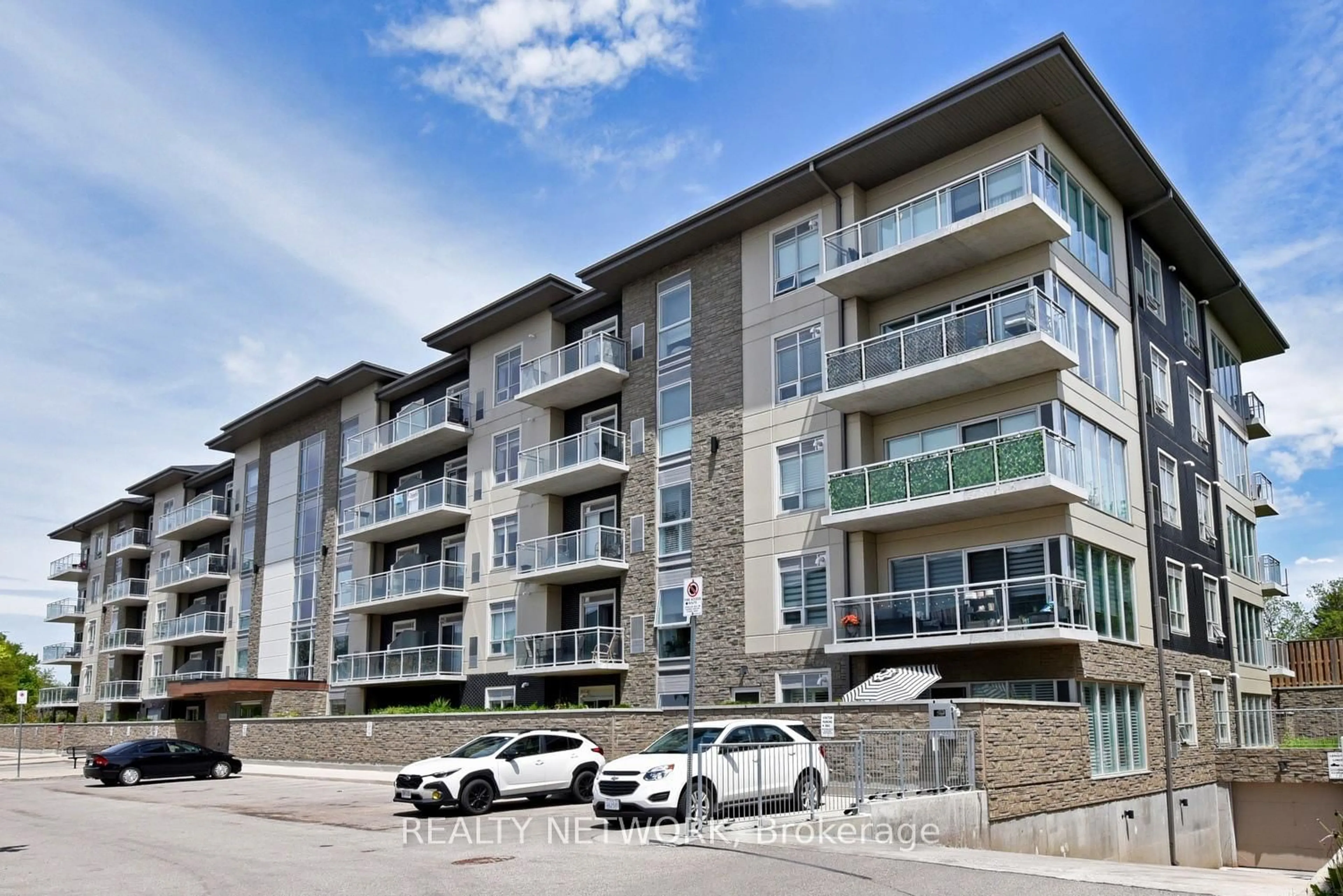 A pic from outside/outdoor area/front of a property/back of a property/a pic from drone, building for 16 Markle Cres #313, Hamilton Ontario L9G 0H4