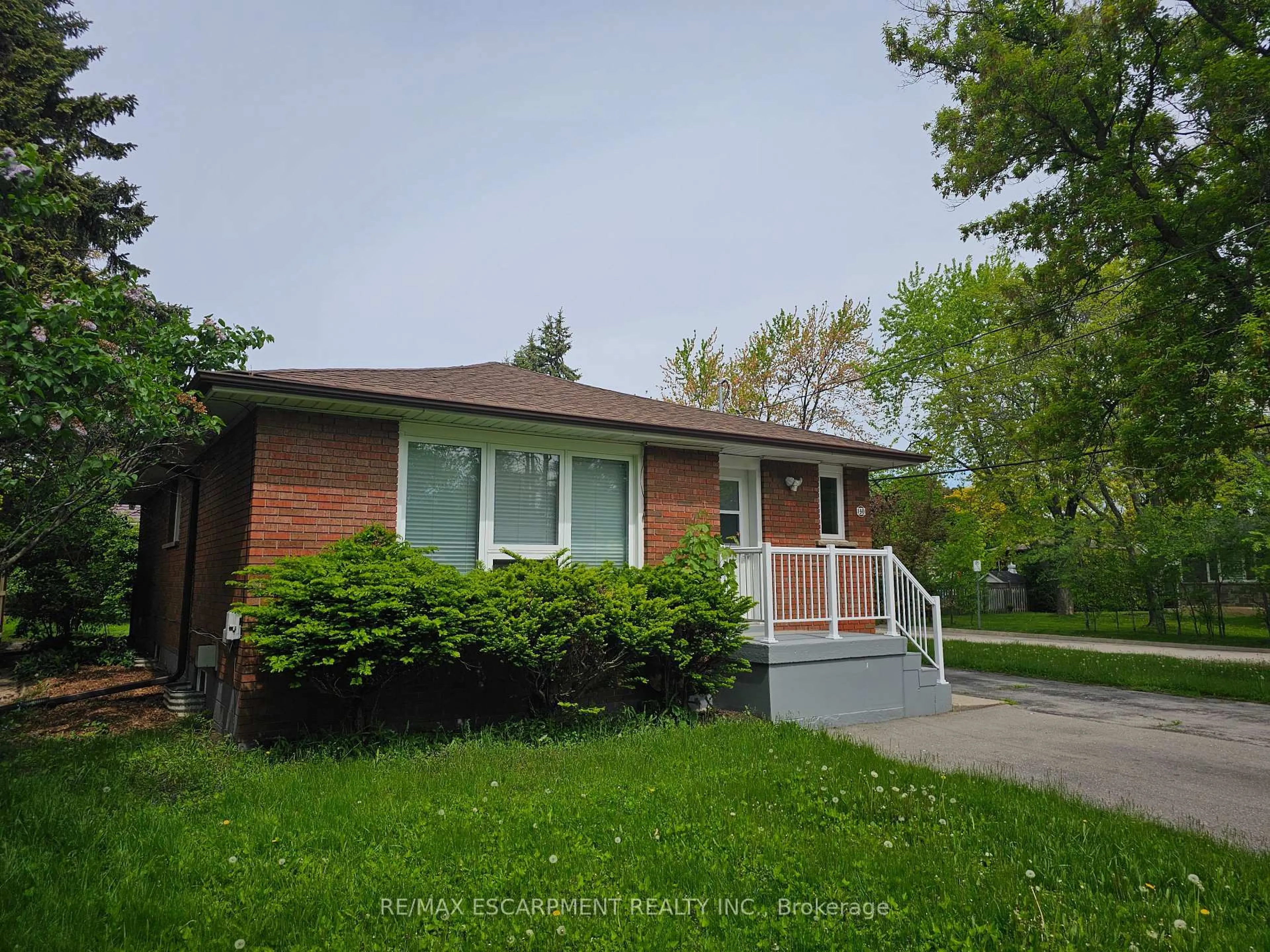 Unknown for 130 West 34th St, Hamilton Ontario L9C 5K3