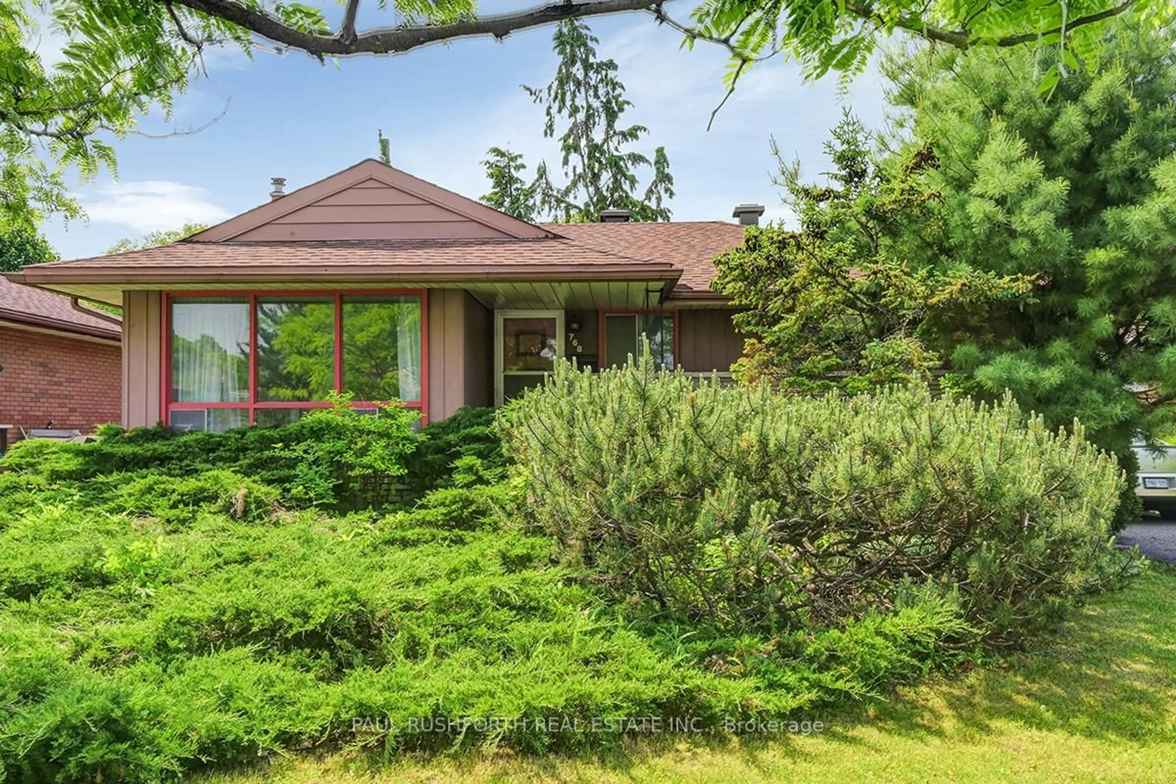 Unknown for 768 Pleasant Park Rd, Ottawa Ontario K1G 1Y7