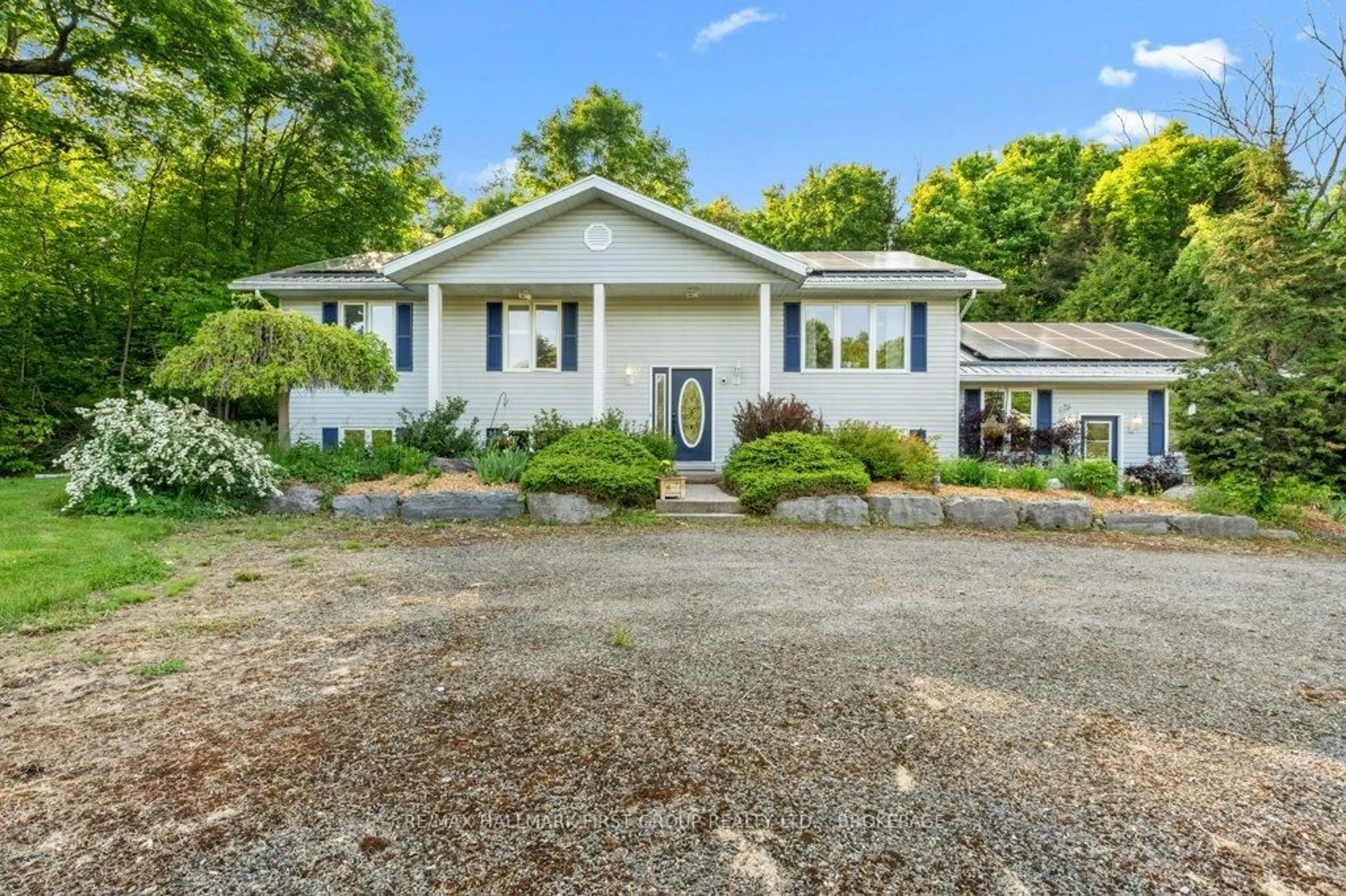 A pic from outside/outdoor area/front of a property/back of a property/a pic from drone, unknown for 6187 REVELL Rd, Verona Ontario K0H 2W0