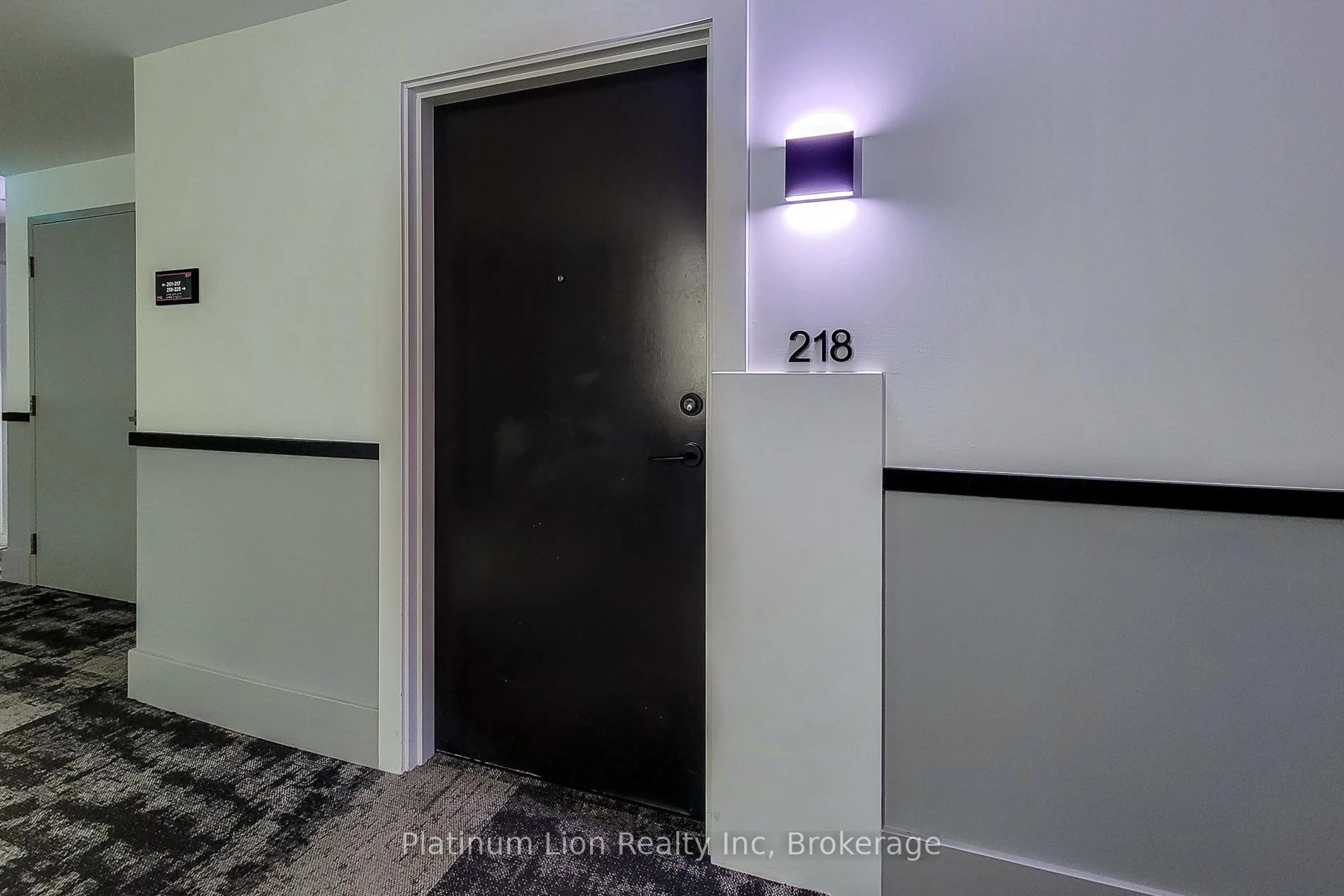 Indoor entryway for 600 North Service Rd #218, Hamilton Ontario L8E 0L2
