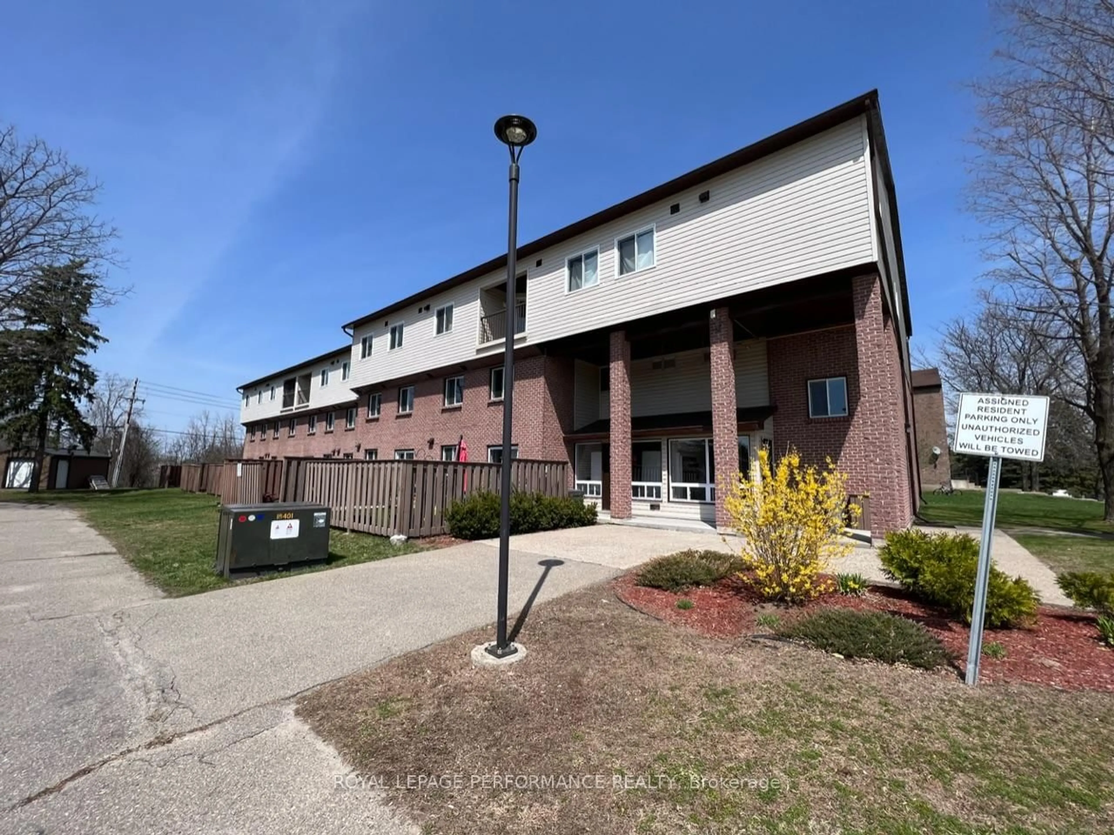 Unknown for 8 Pearl St #201, Smiths Falls Ontario K7A 5B5