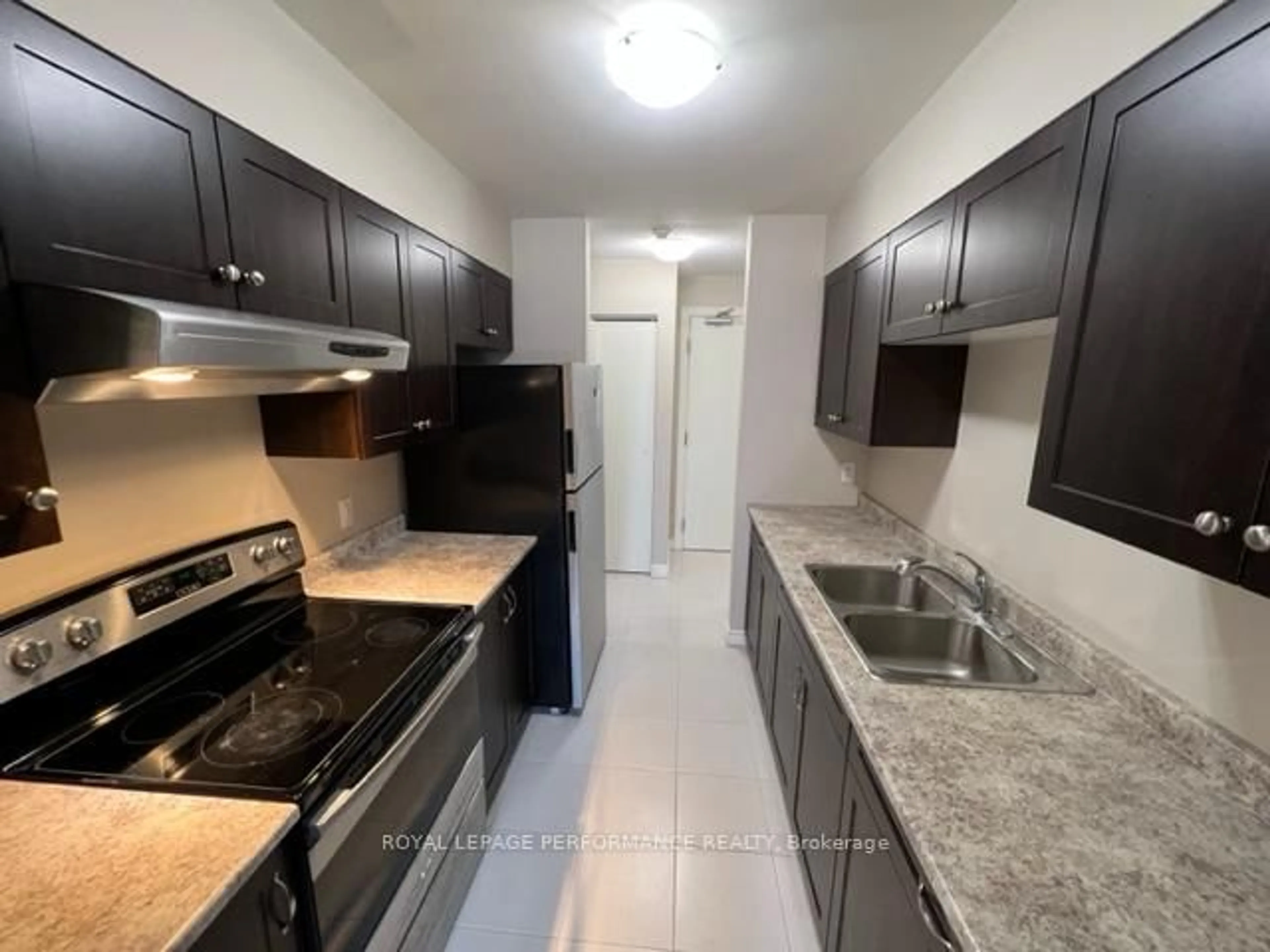 Standard kitchen, unknown for 8 Pearl St #201, Smiths Falls Ontario K7A 5B5