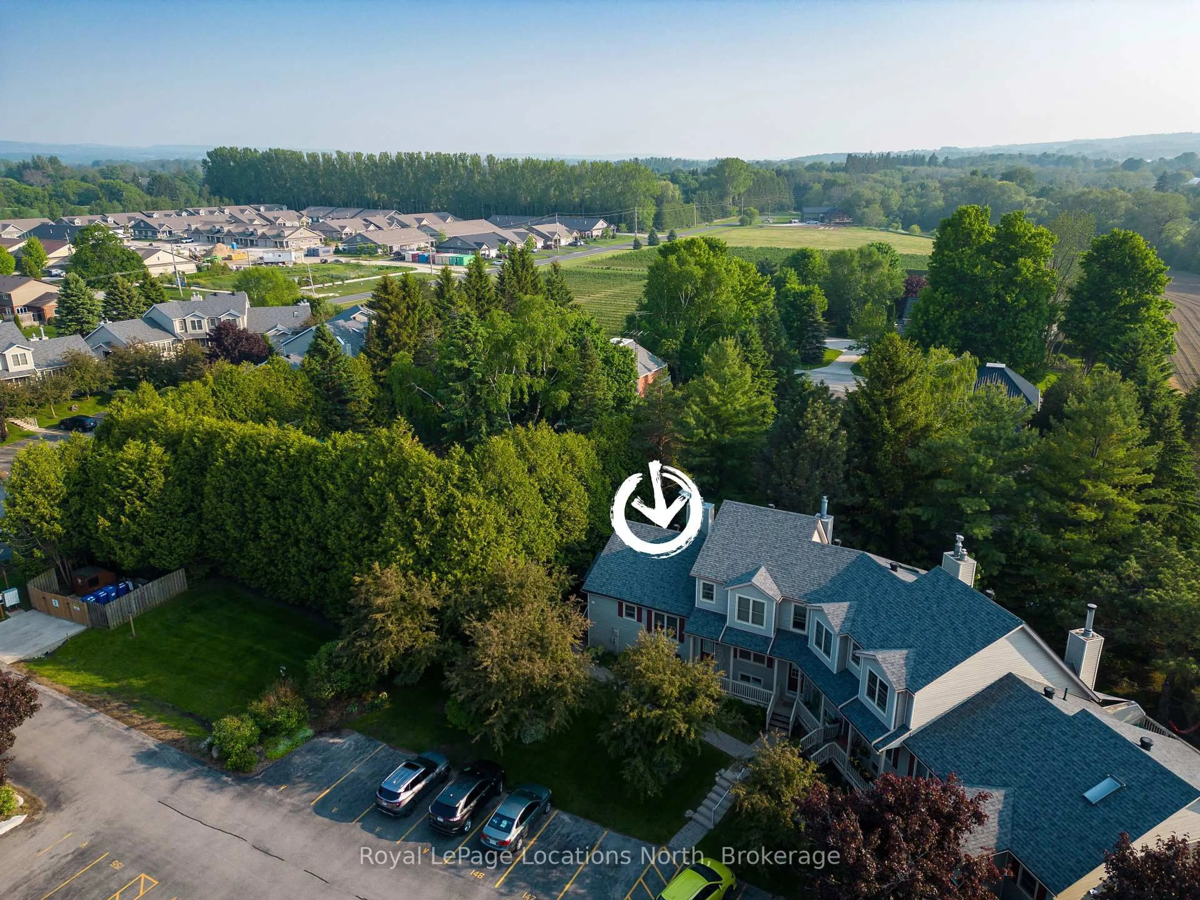 A pic from outside/outdoor area/front of a property/back of a property/a pic from drone, mountain view for 150 Victoria St #146, Blue Mountains Ontario N0H 2P0