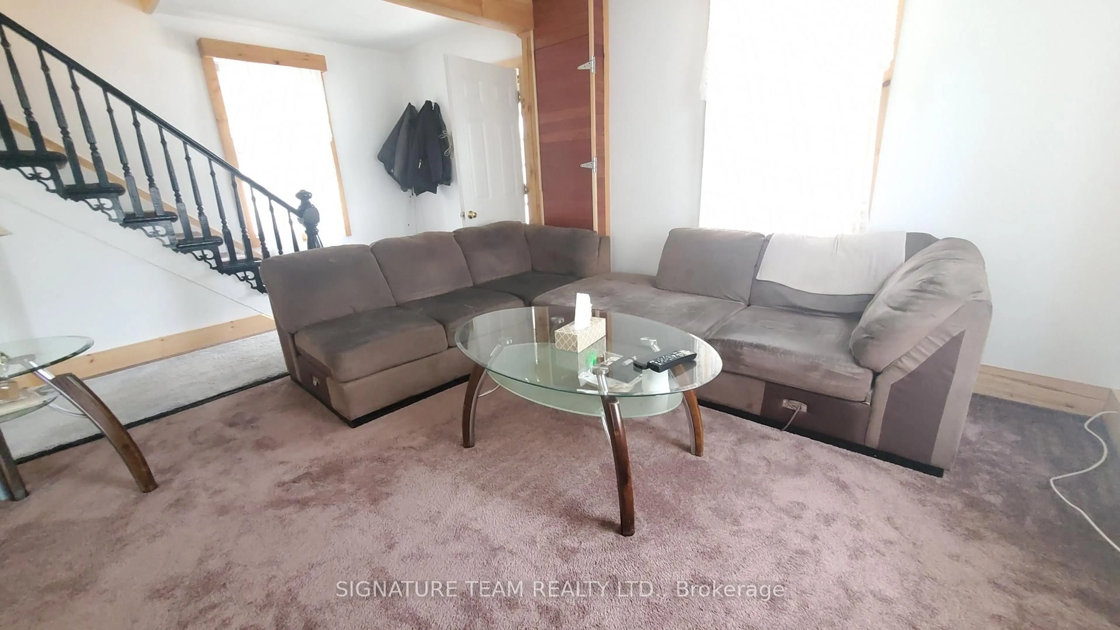 Living room with furniture, unknown for 197 Queen St, Killaloe Ontario K0J 2A0