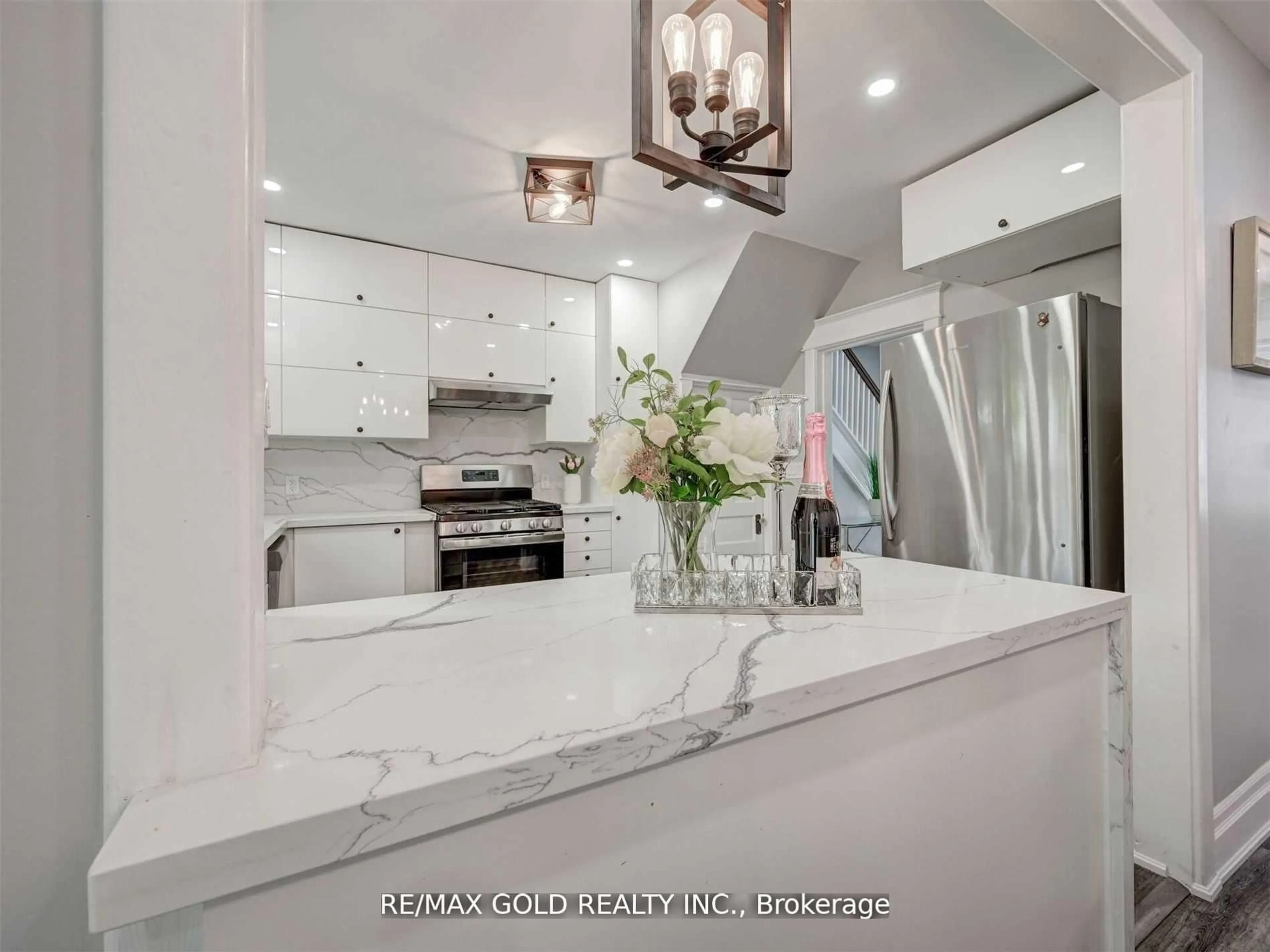 Contemporary kitchen, ceramic/tile floor for 1124 Cannon St, Hamilton Ontario L8L 2J8