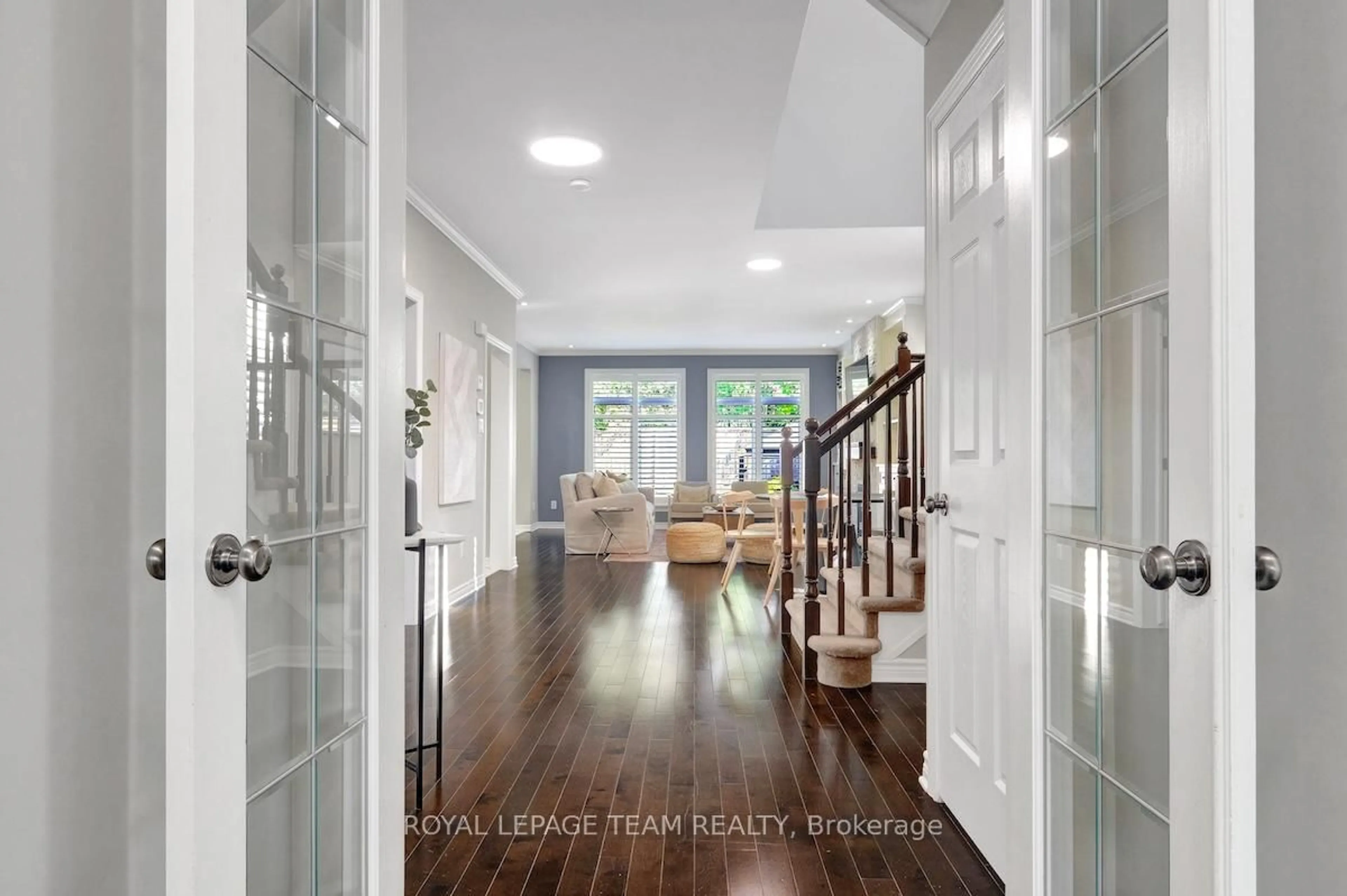 Indoor entryway for 121 Bandelier Way, Ottawa Ontario K2S 0C2