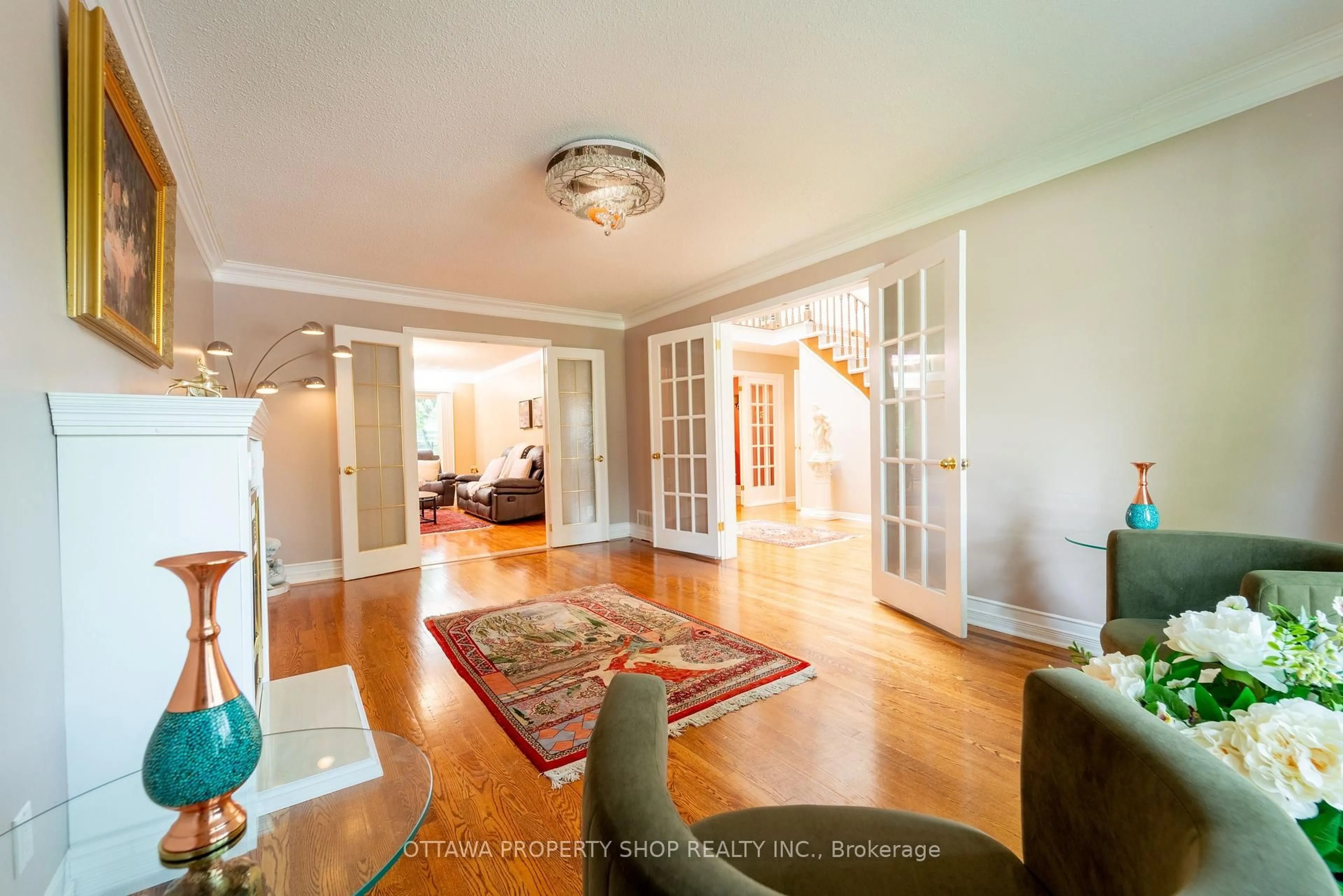 Indoor foyer for 566 Falwyn Cres, Orleans Ontario K4A 2A4
