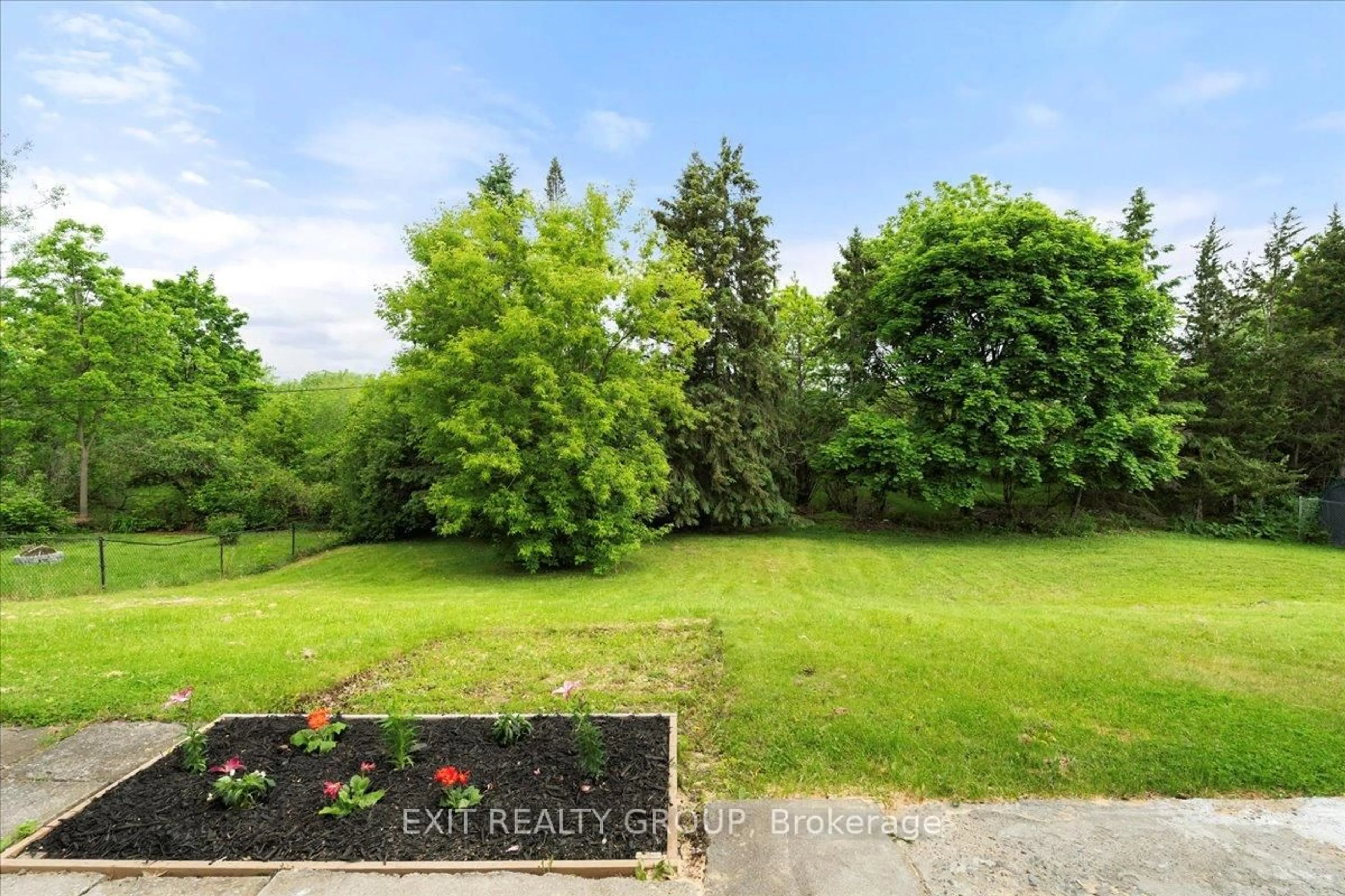A pic from outside/outdoor area/front of a property/back of a property/a pic from drone, forest/trees view for 220 Pine St, Belleville Ontario K8N 2N4