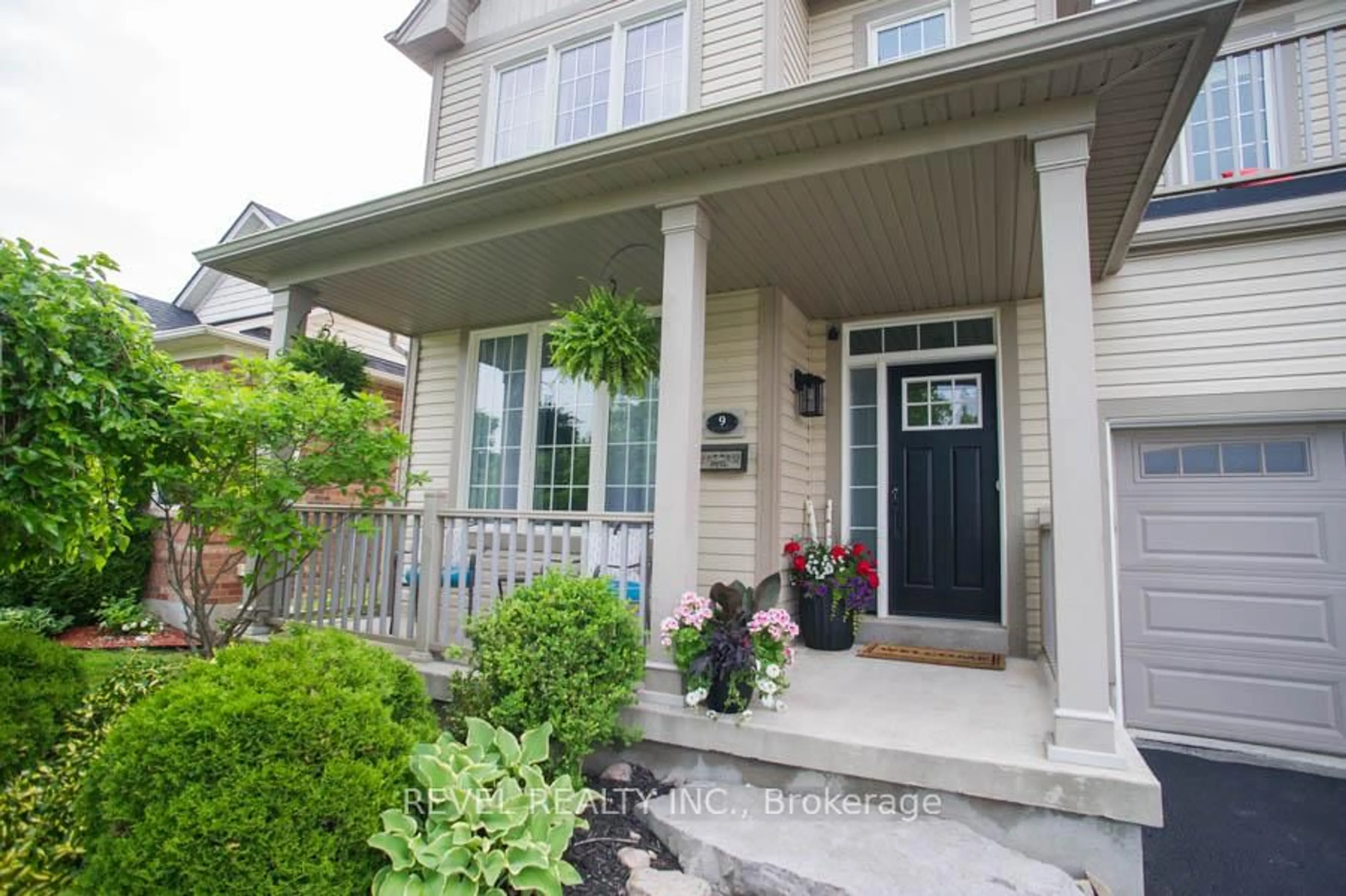 Unknown for 9 Waldie Cres, Brantford Ontario N3T 0B7